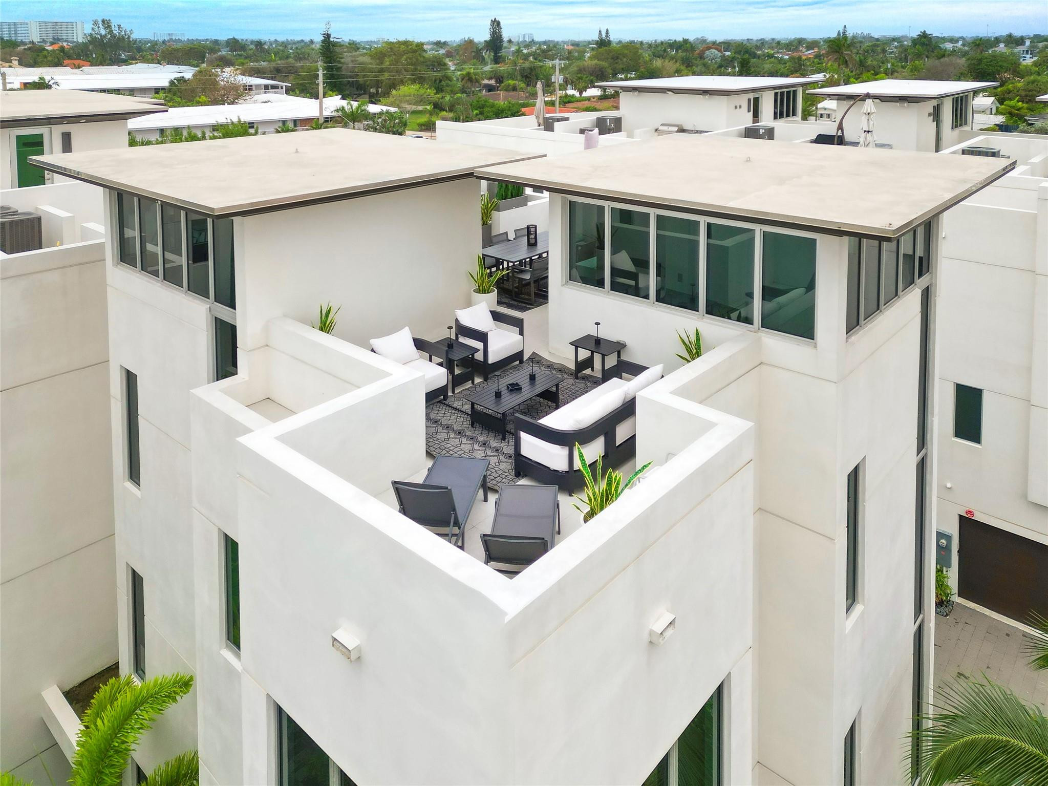 246 Garden Court 246, Lauderdale-By-The-Sea Unit: 246