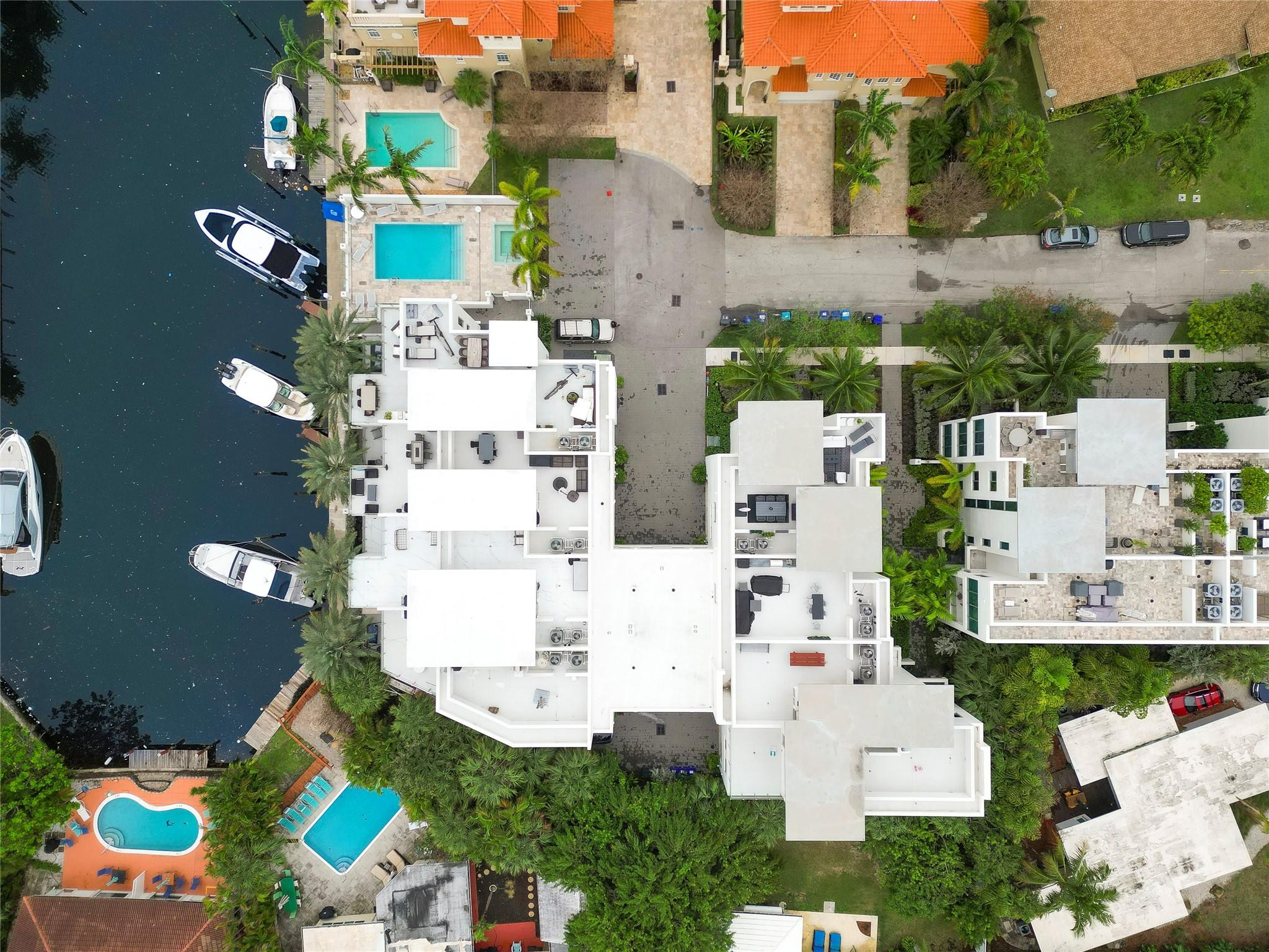 246 Garden Court 246, Lauderdale-By-The-Sea Unit: 246