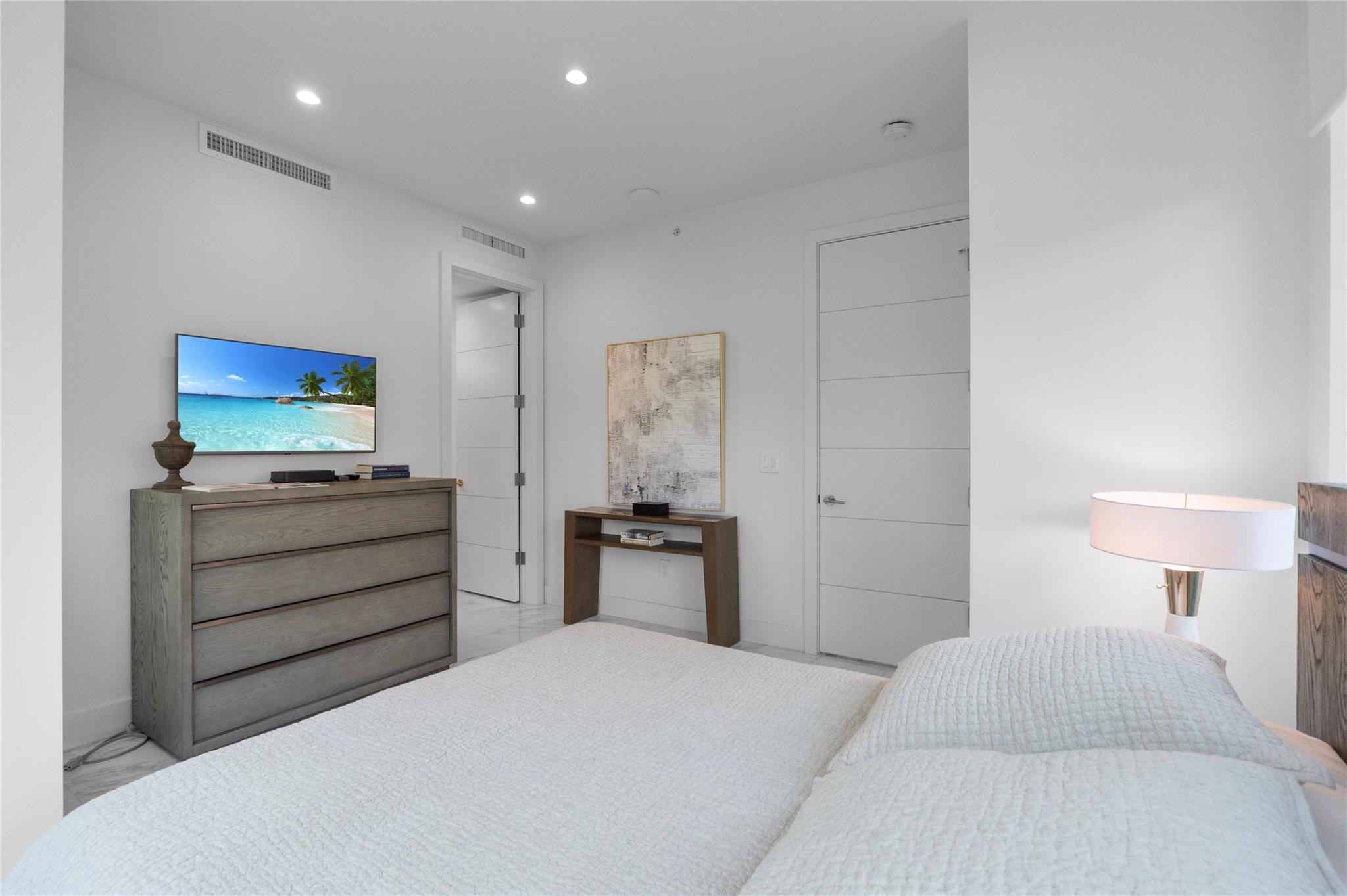 246 Garden Court 246, Lauderdale-By-The-Sea Unit: 246