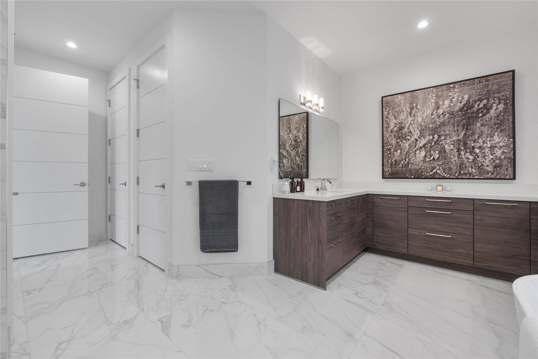 246 Garden Court 246, Lauderdale-By-The-Sea Unit: 246