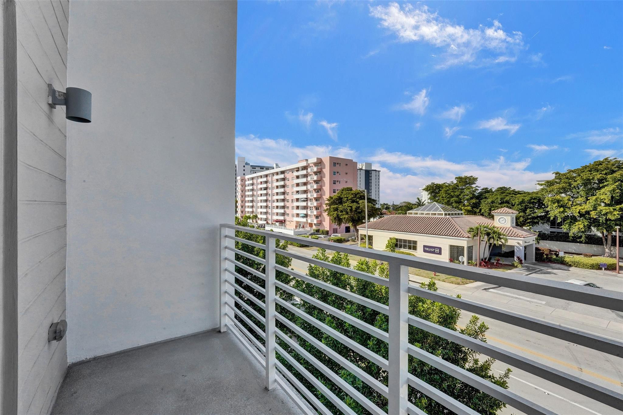 1359 N Ocean Boulevard