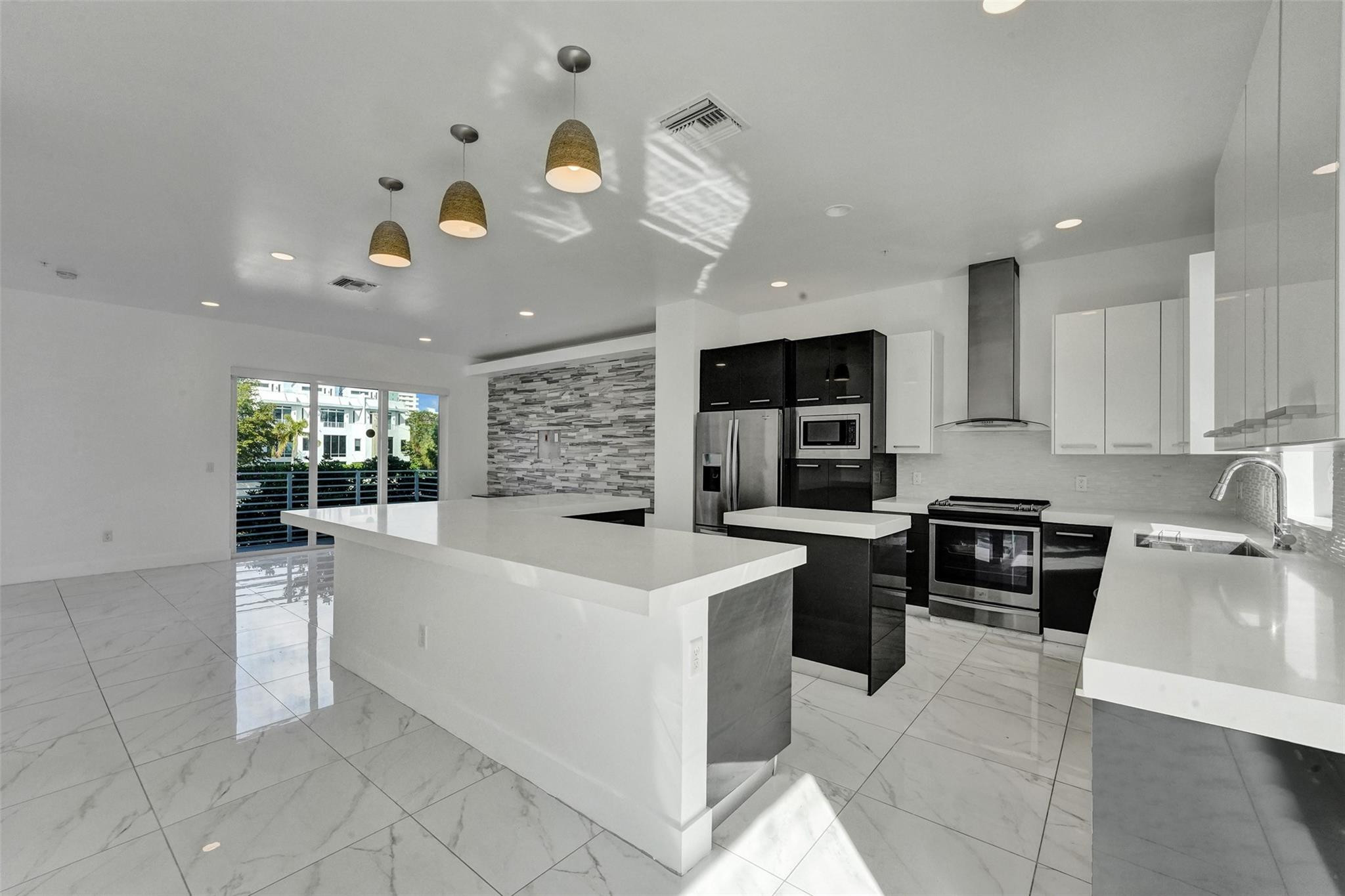 1359 N Ocean Boulevard