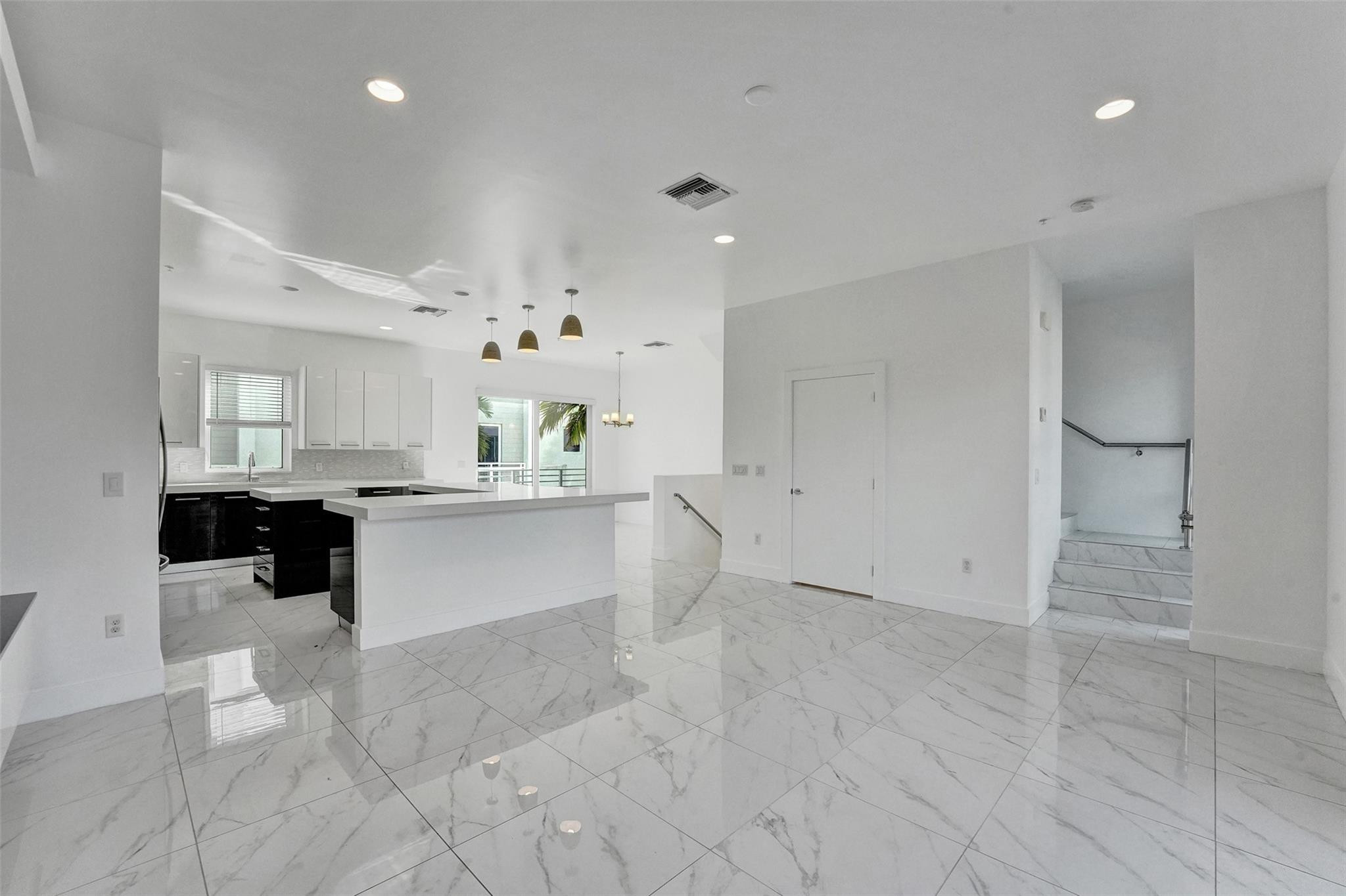 1359 N Ocean Boulevard