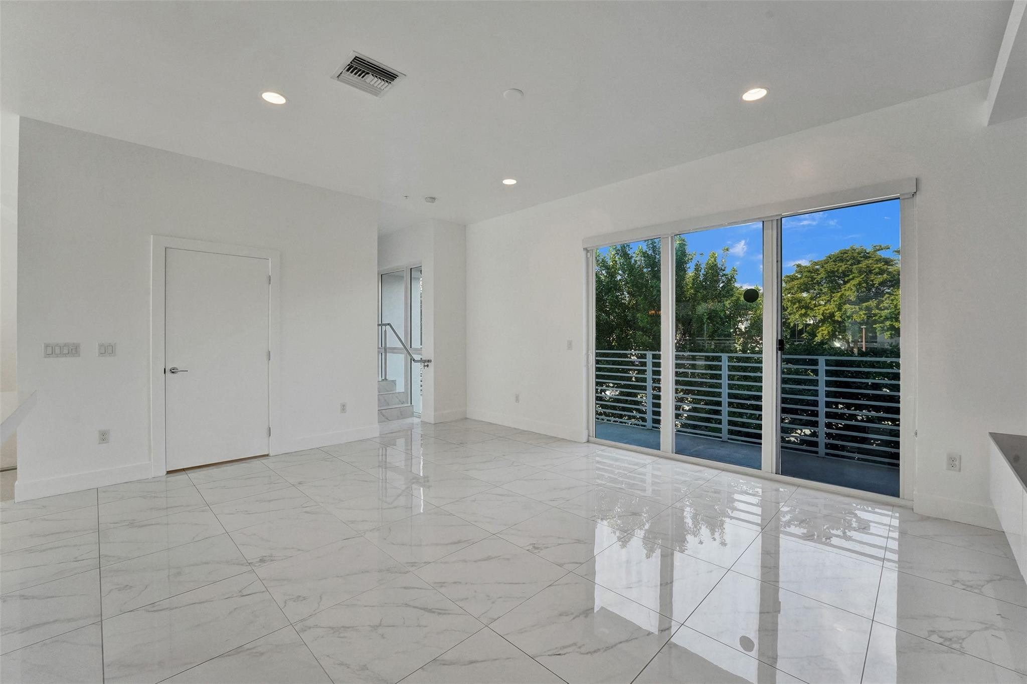 1359 N Ocean Boulevard