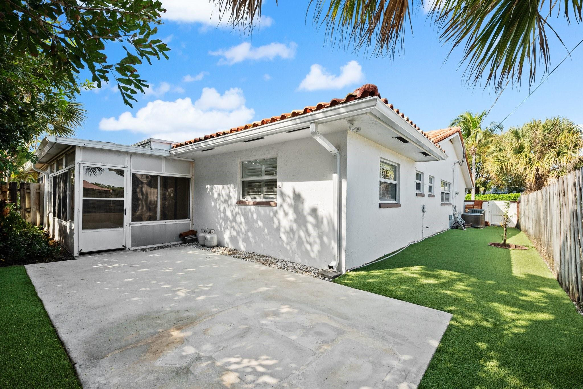 2200 NE 36th Street 2