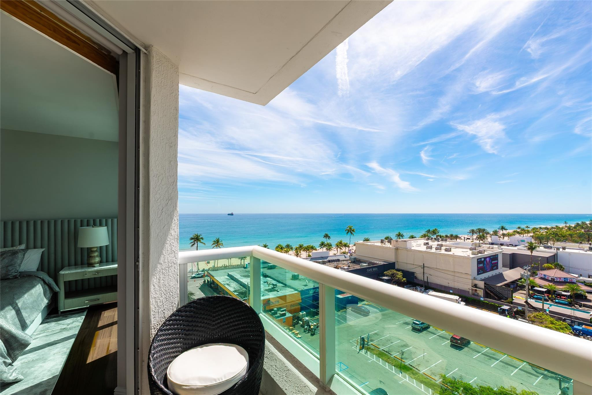 101 S Fort Lauderdale Beach Boulevard Unit: 907