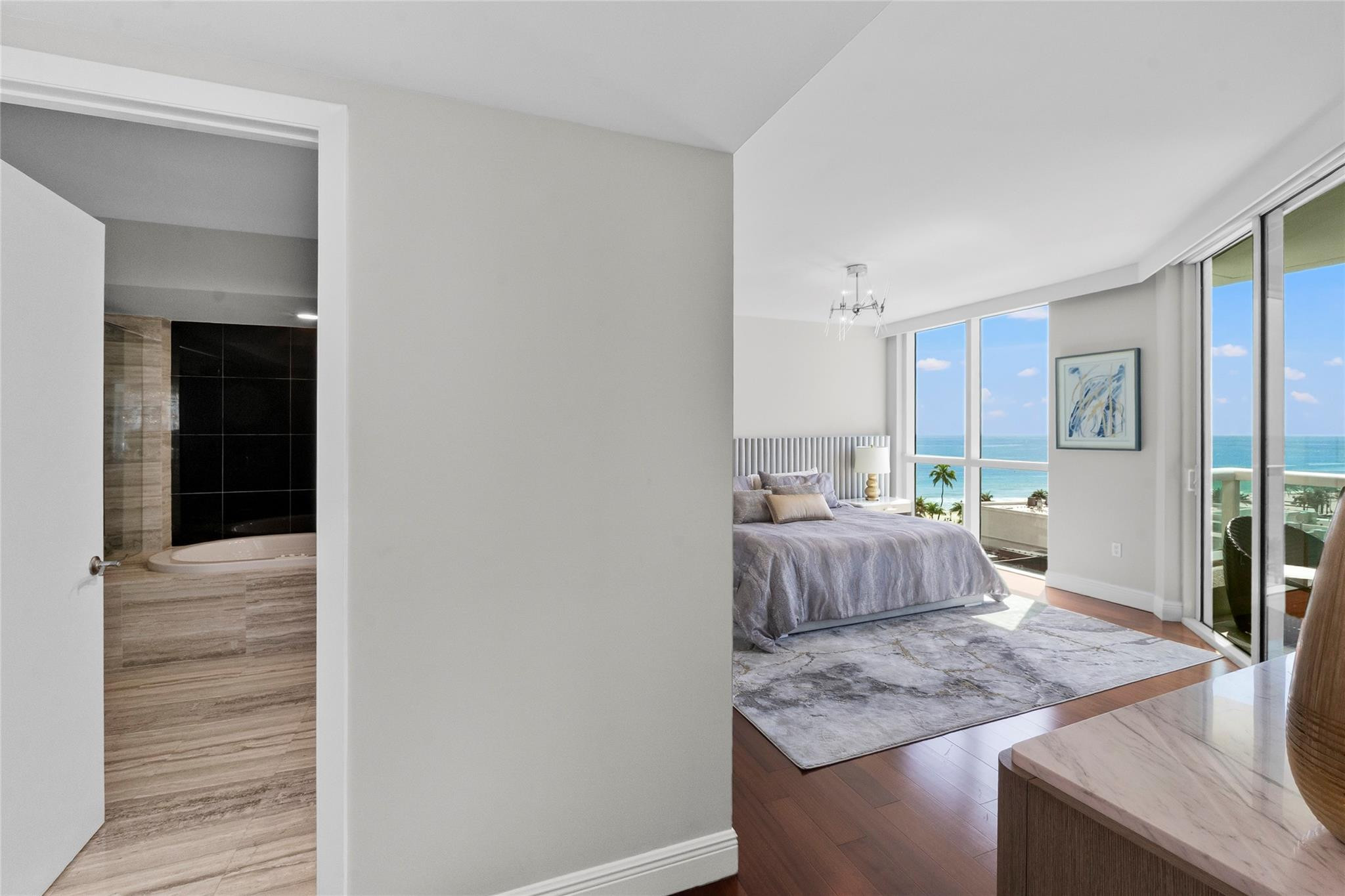 101 S Fort Lauderdale Beach Boulevard Unit: 907