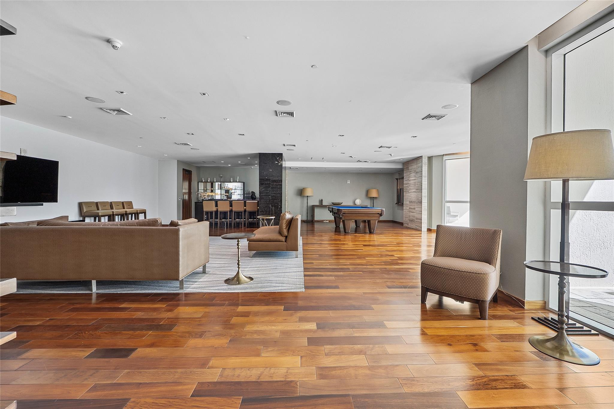 101 S Fort Lauderdale Beach Boulevard Unit: 907