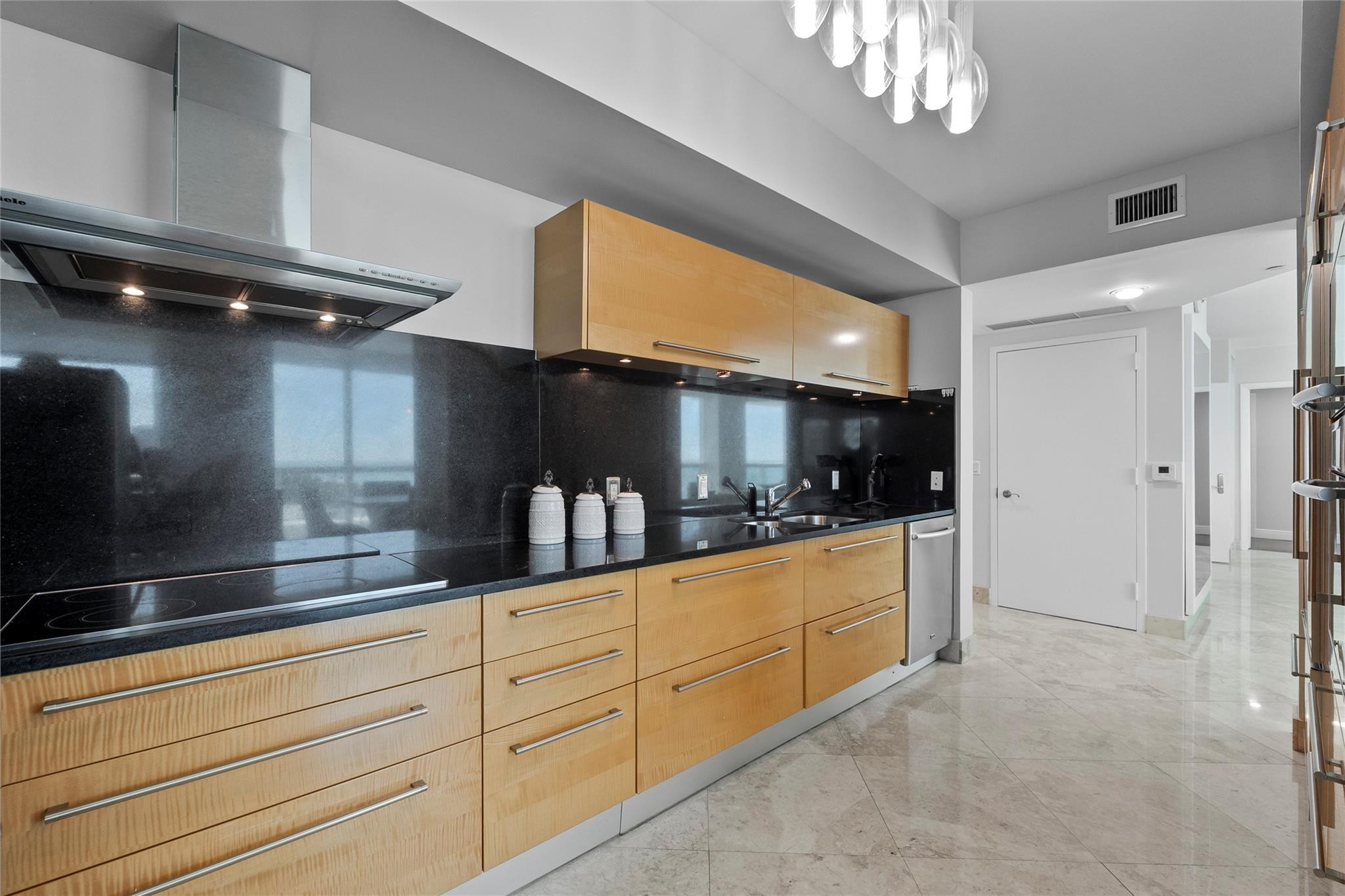 101 S Fort Lauderdale Beach Boulevard Unit: 907