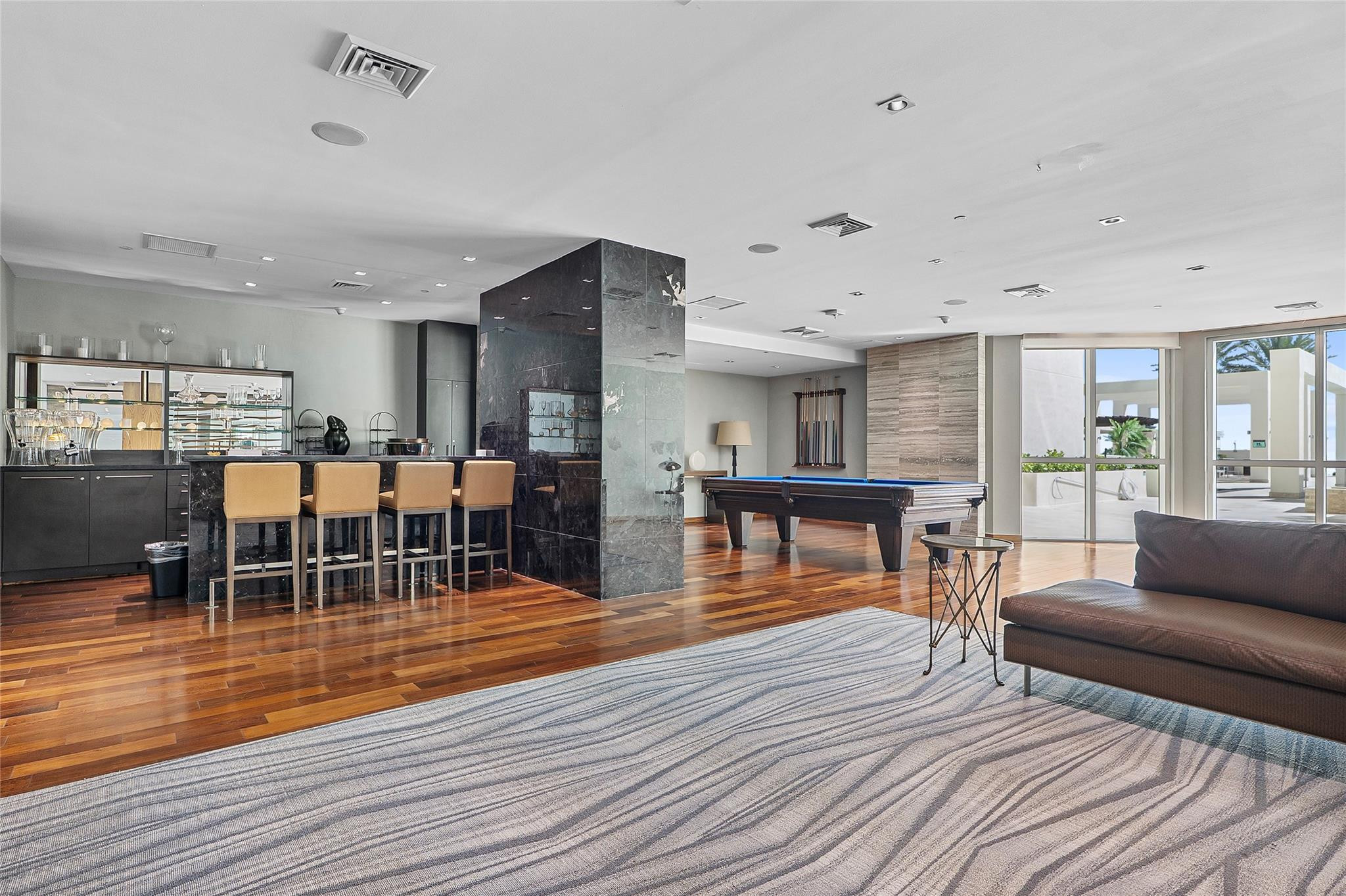 101 S Fort Lauderdale Beach Boulevard Unit: 907