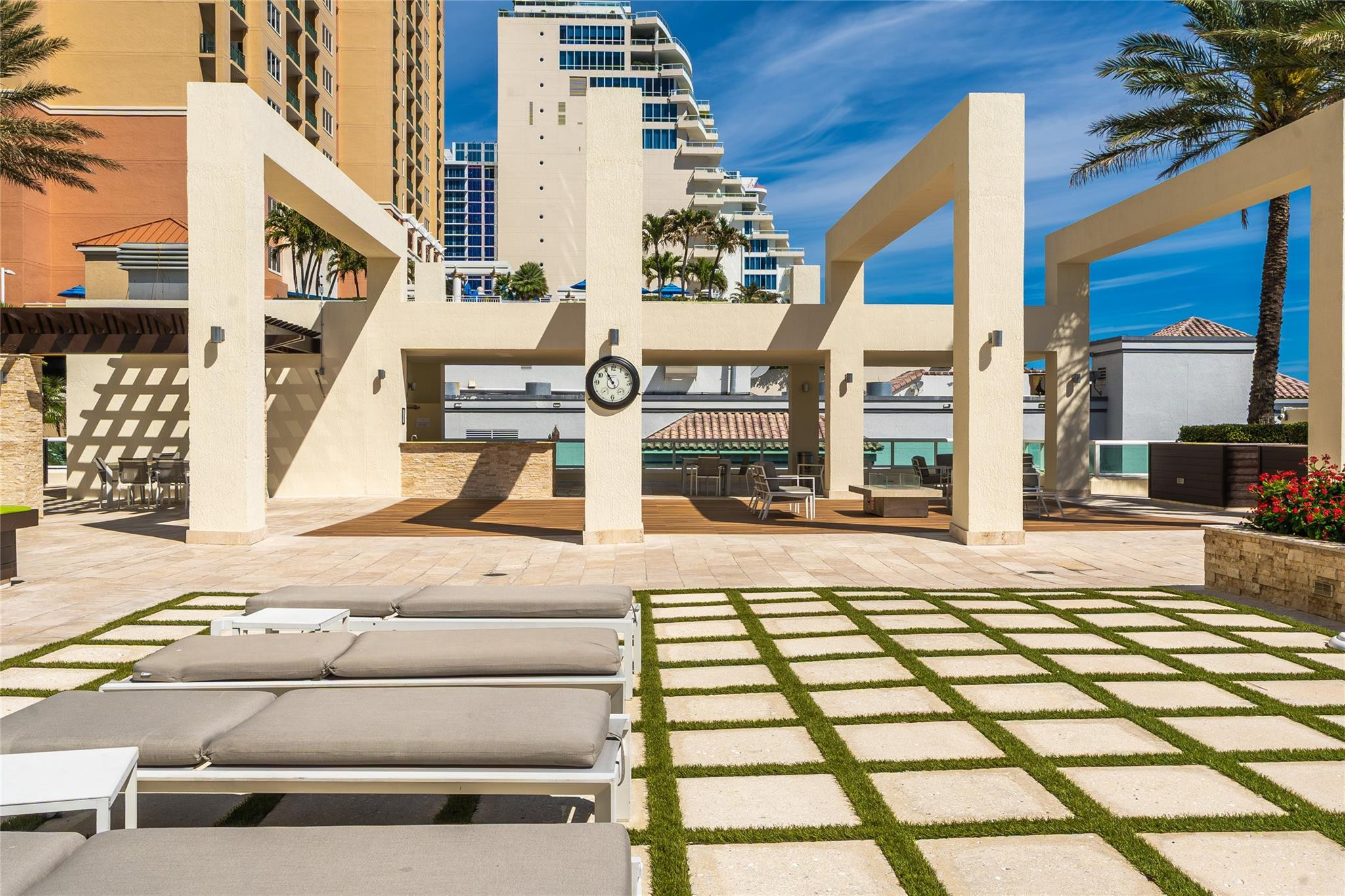 101 S Fort Lauderdale Beach Boulevard Unit: 907