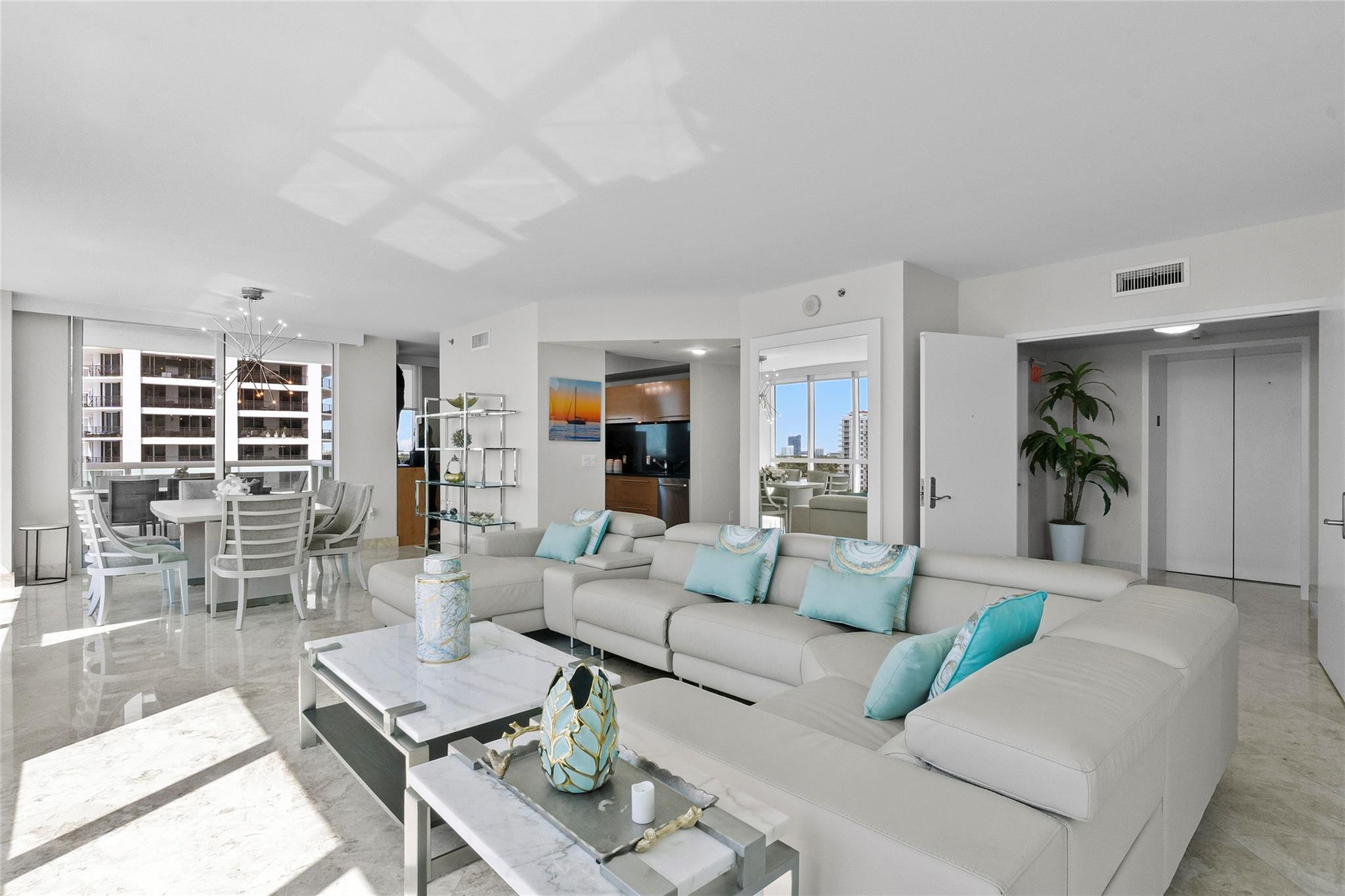 101 S Fort Lauderdale Beach Boulevard Unit: 907