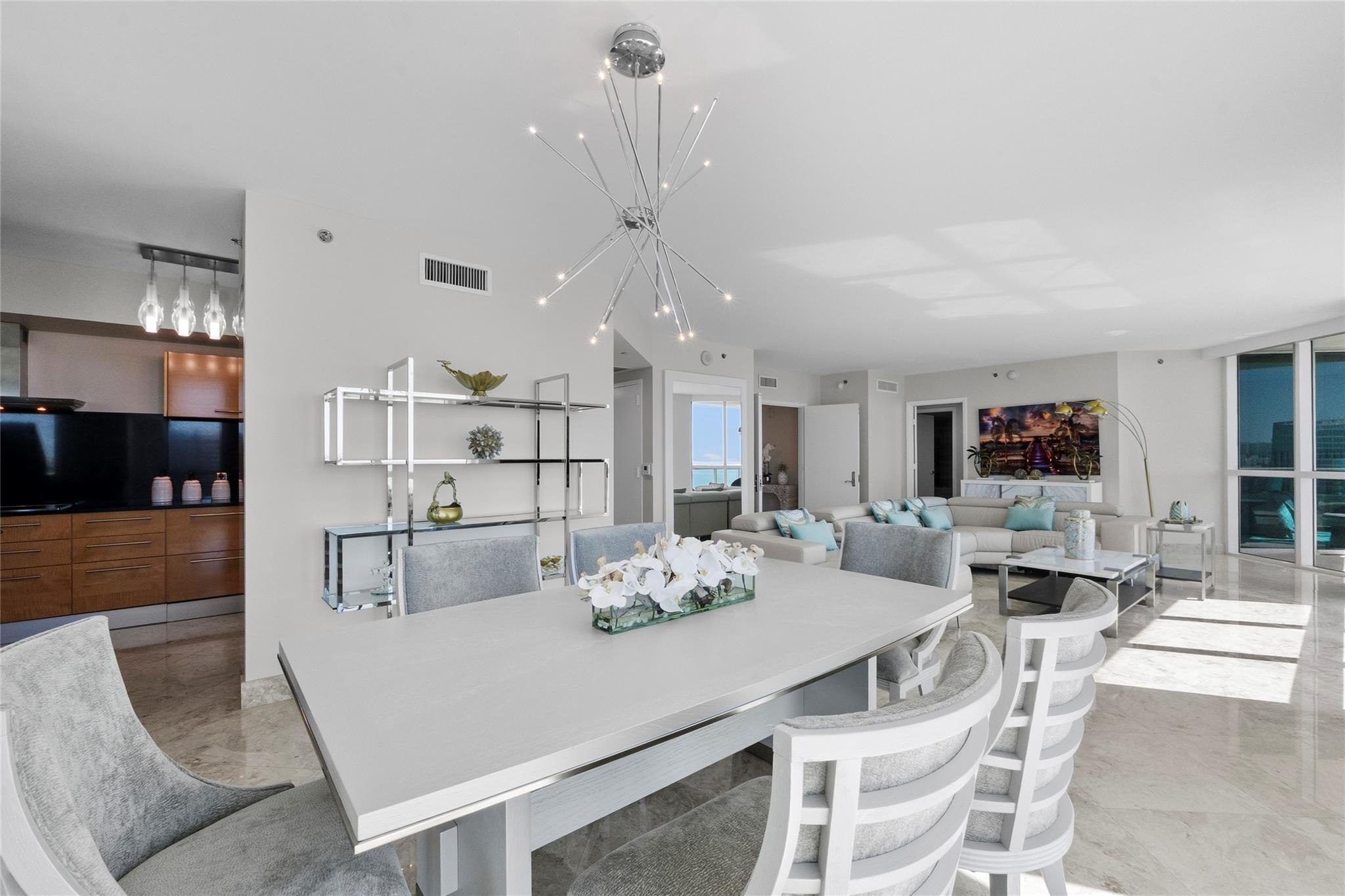 101 S Fort Lauderdale Beach Boulevard Unit: 907