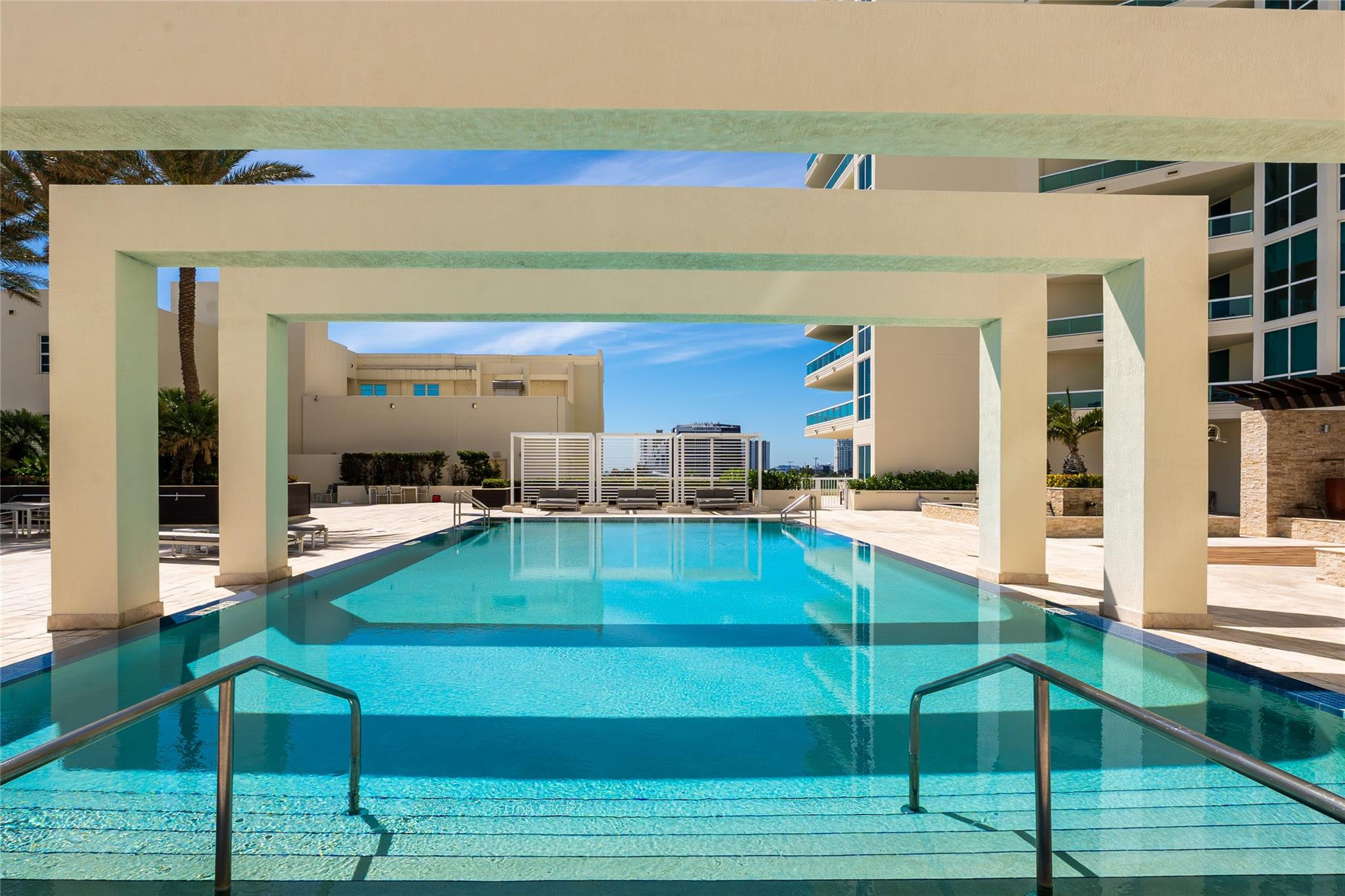 101 S Fort Lauderdale Beach Boulevard Unit: 907