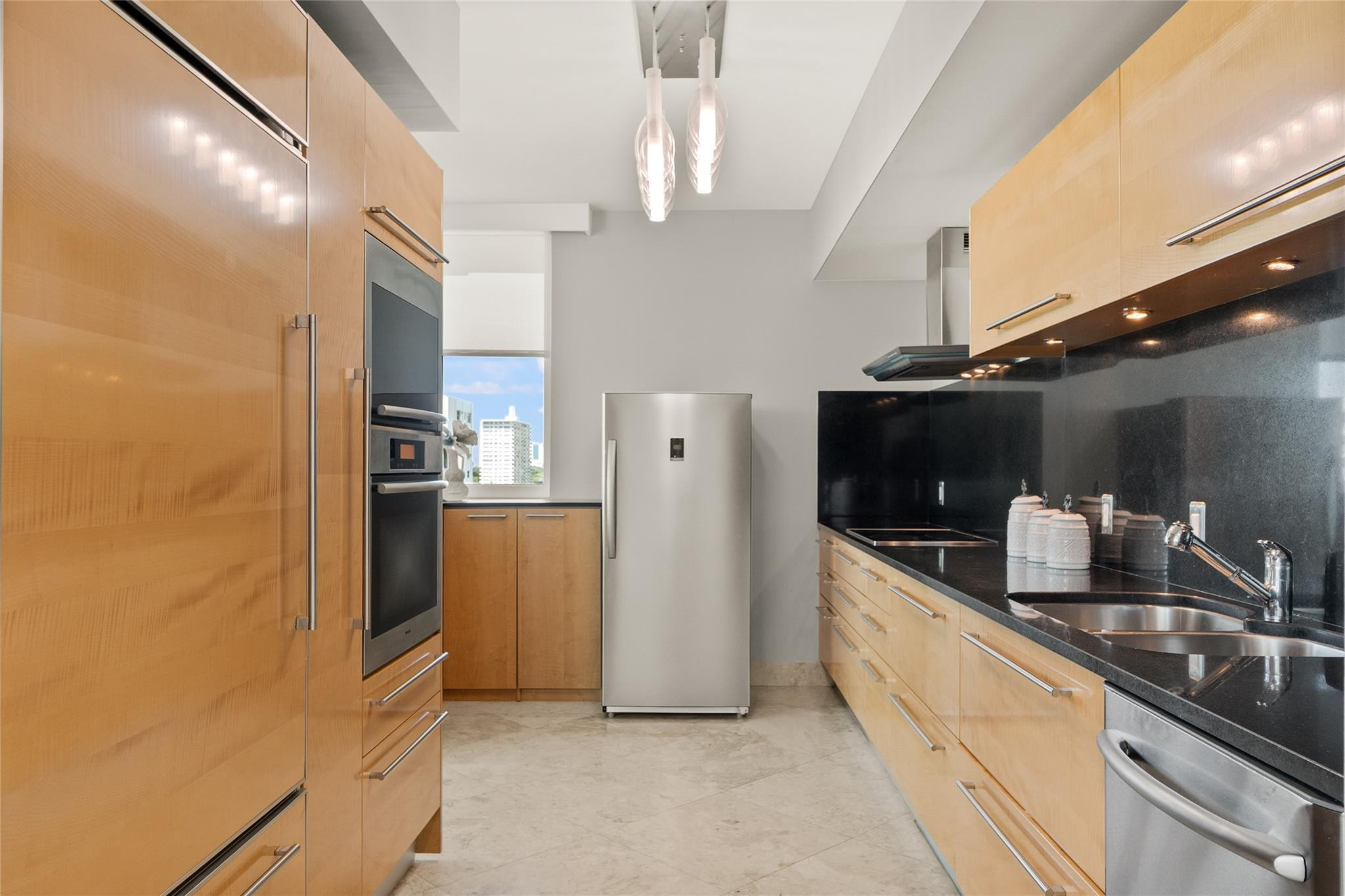 101 S Fort Lauderdale Beach Boulevard Unit: 907