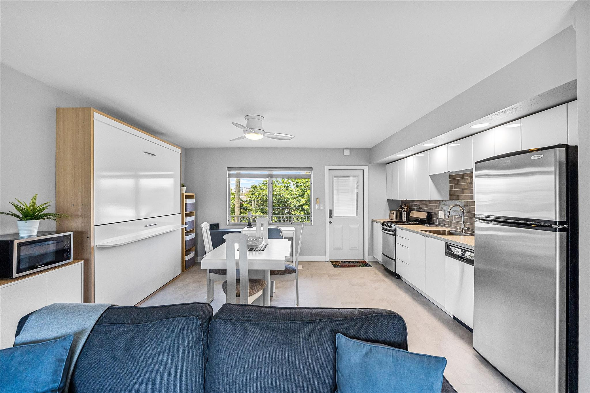 223 S Federal Highway 79