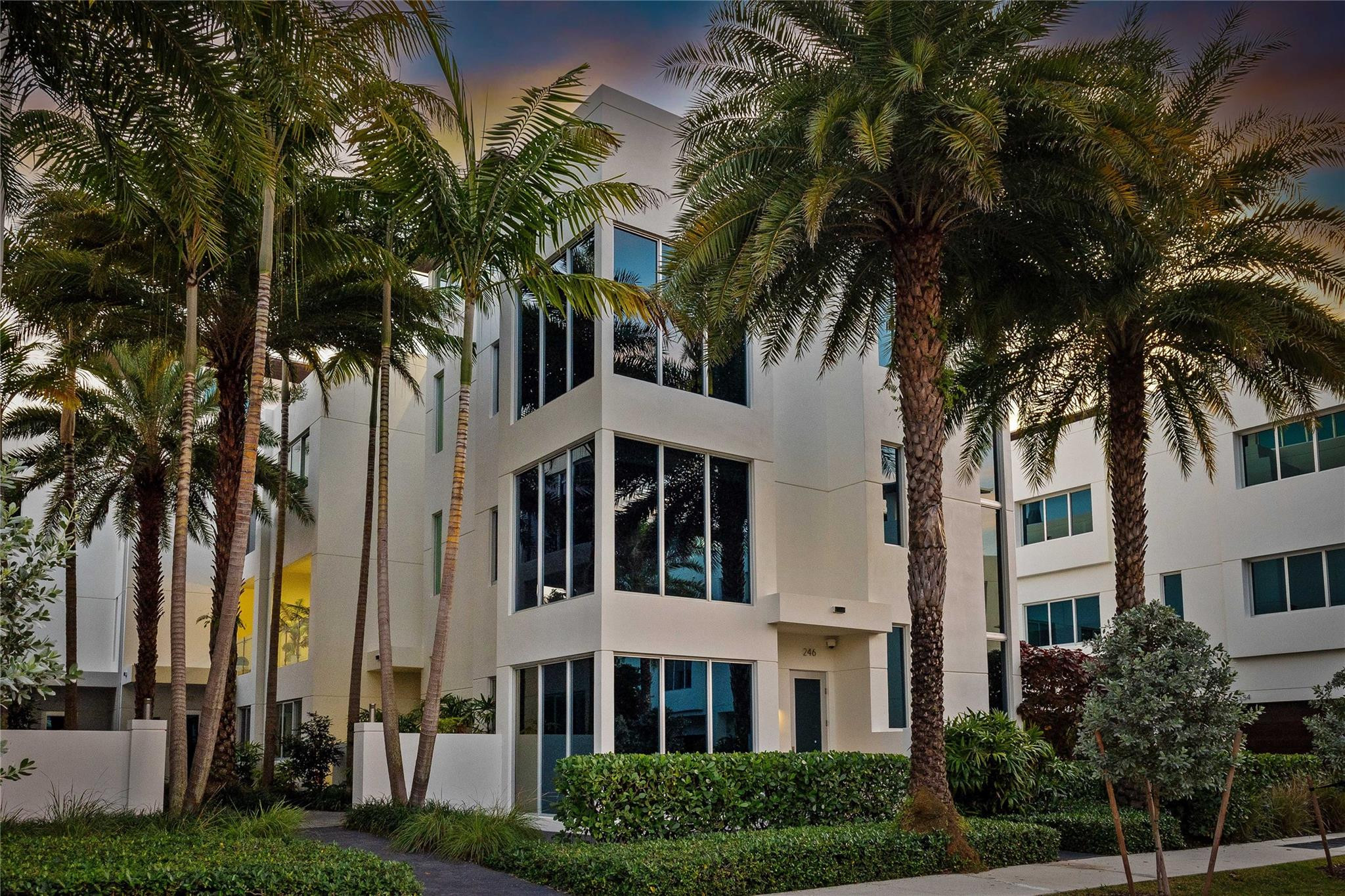 244 Shore Court, Lauderdale-By-The-Sea