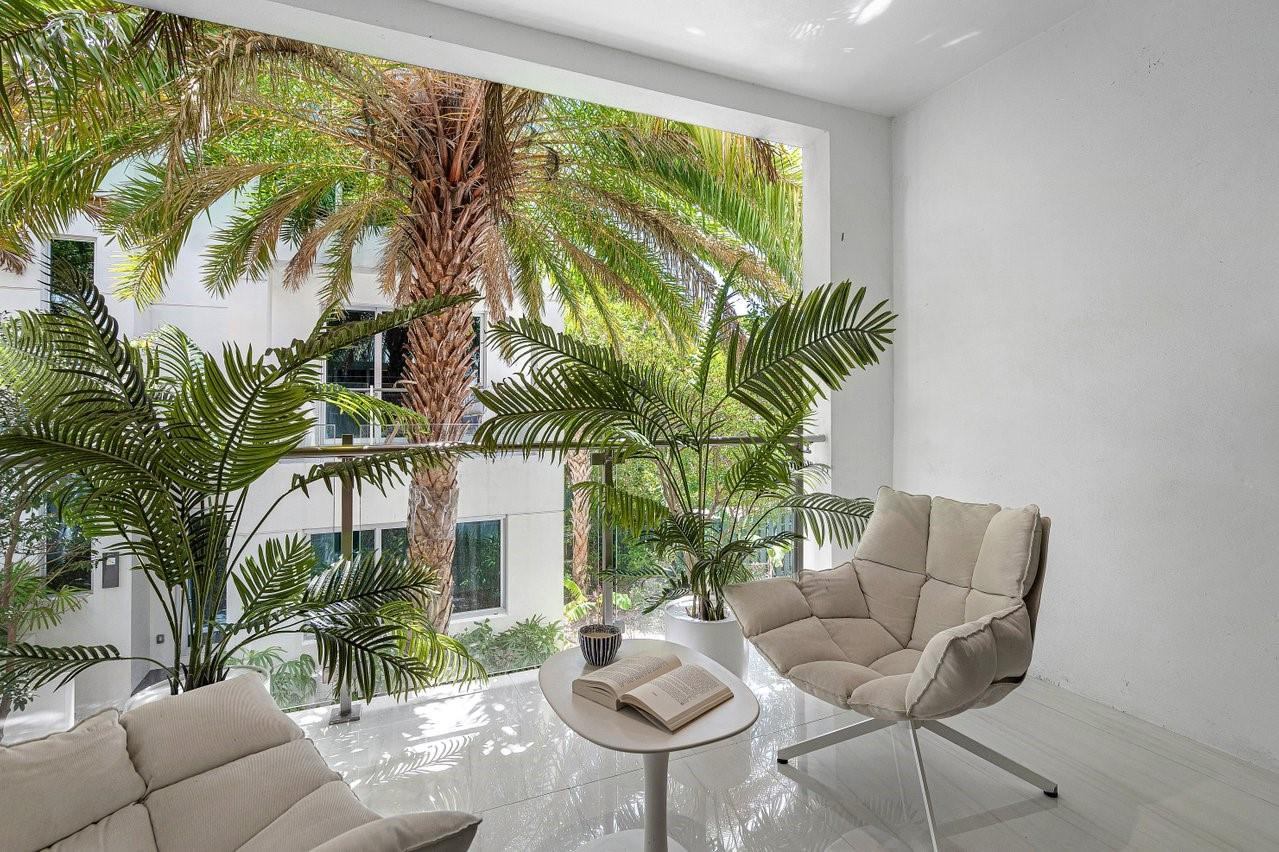 244 Shore Court, Lauderdale-By-The-Sea