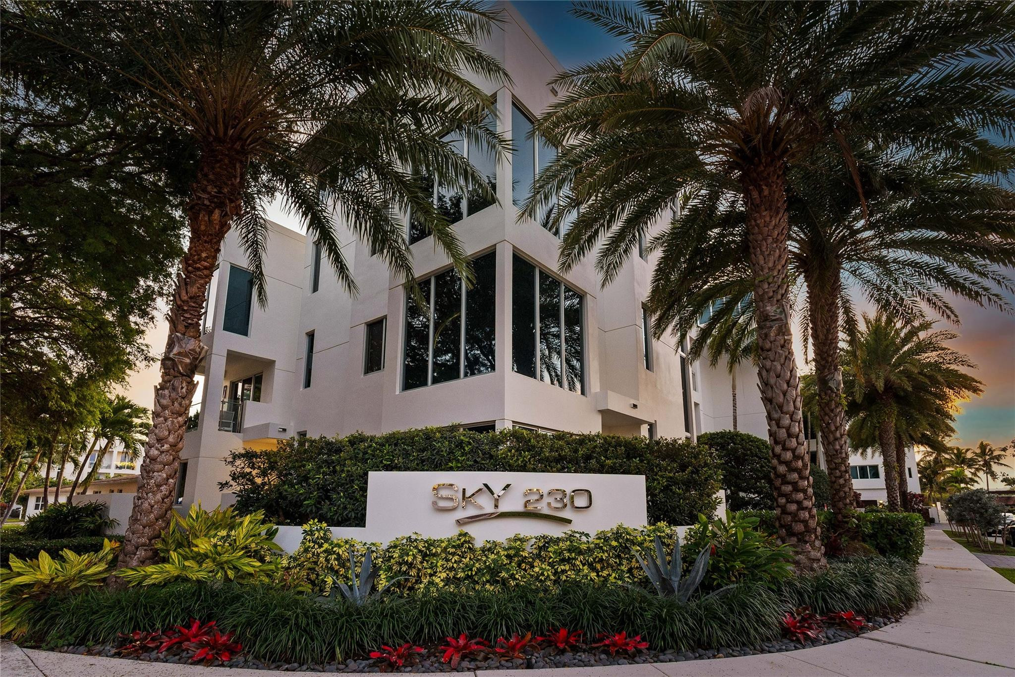 244 Shore Court, Lauderdale-By-The-Sea