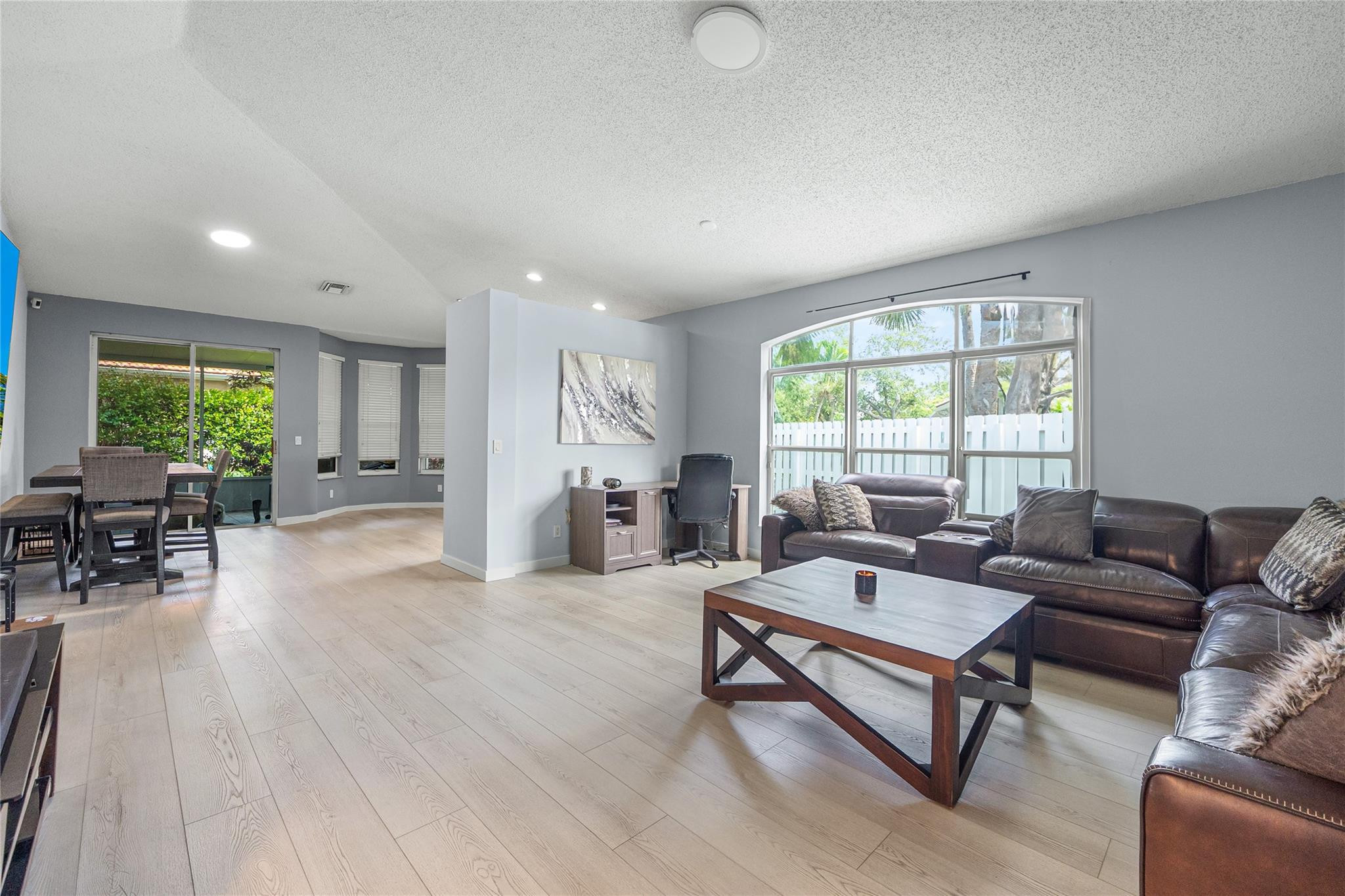 801 NW 130th Avenue