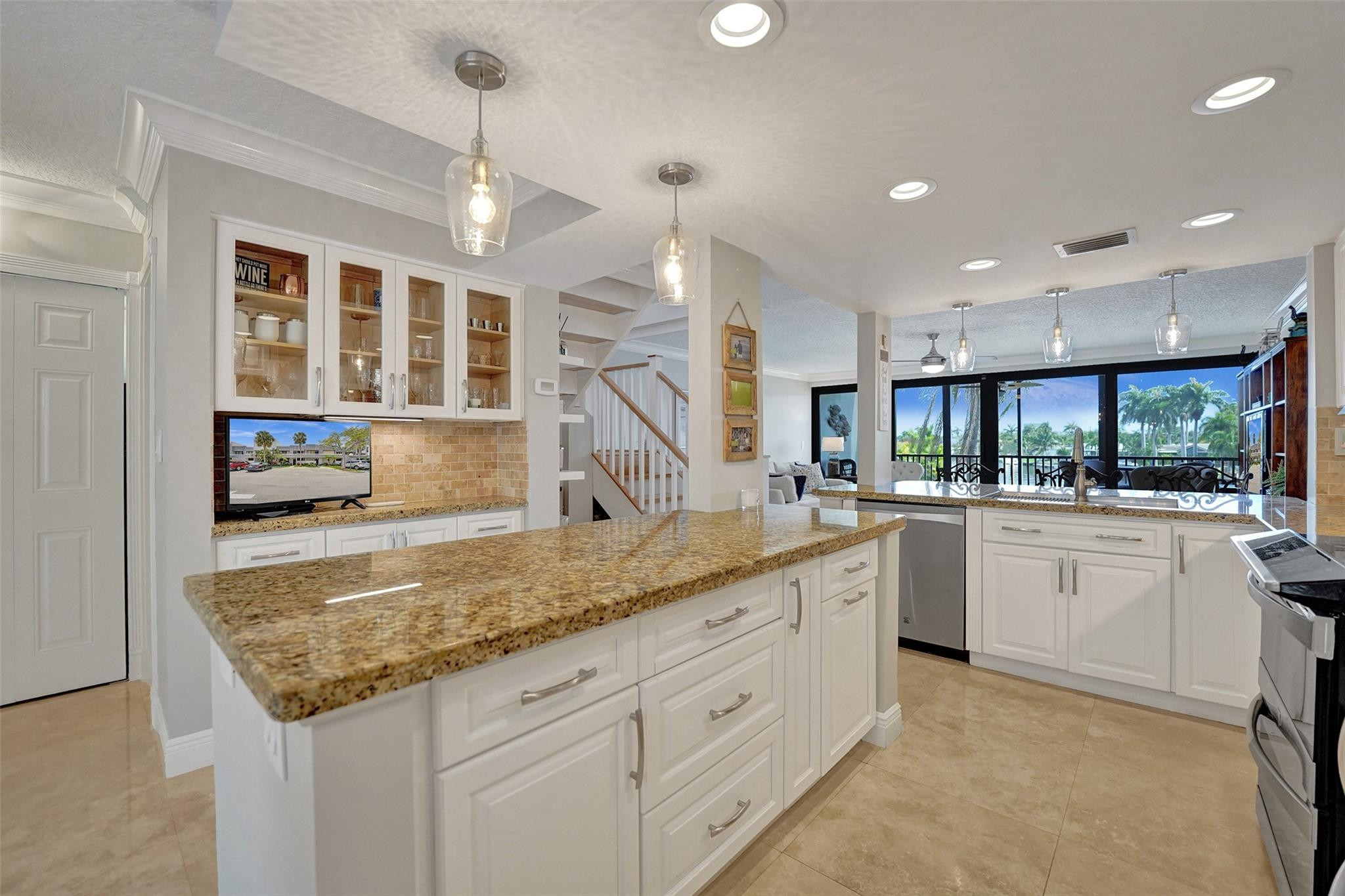 1100 SE 5th Court 77