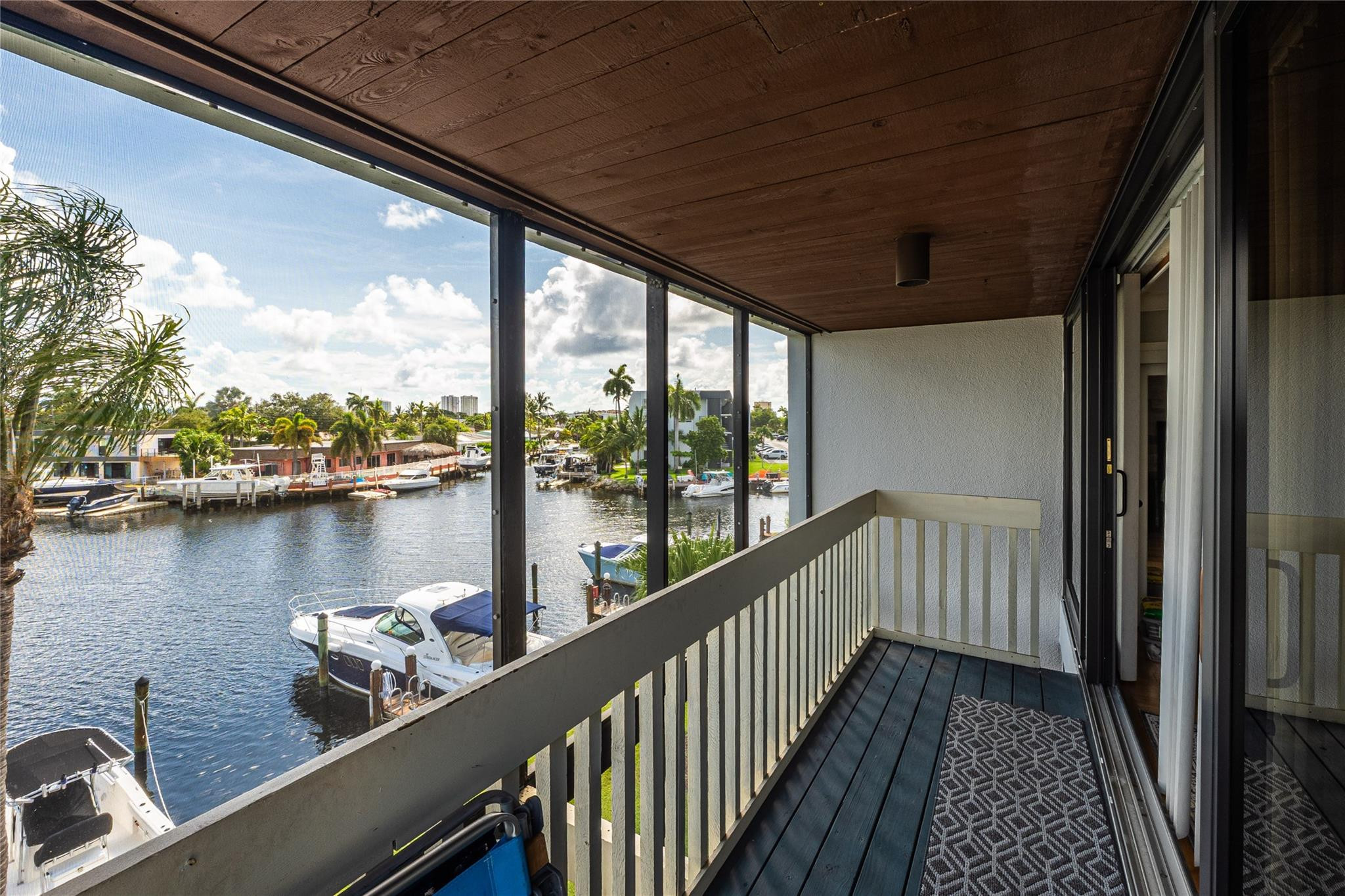 1100 SE 5th Court 77