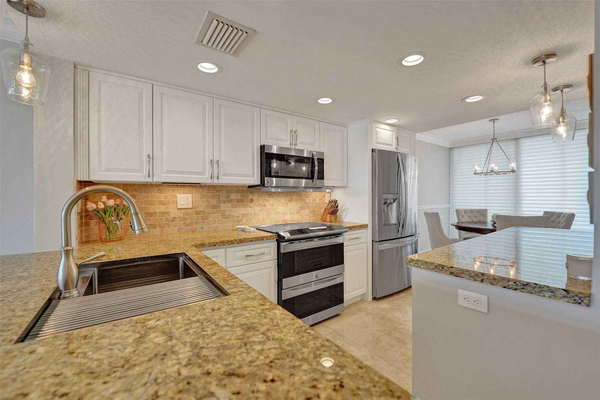 1100 SE 5th Court 77