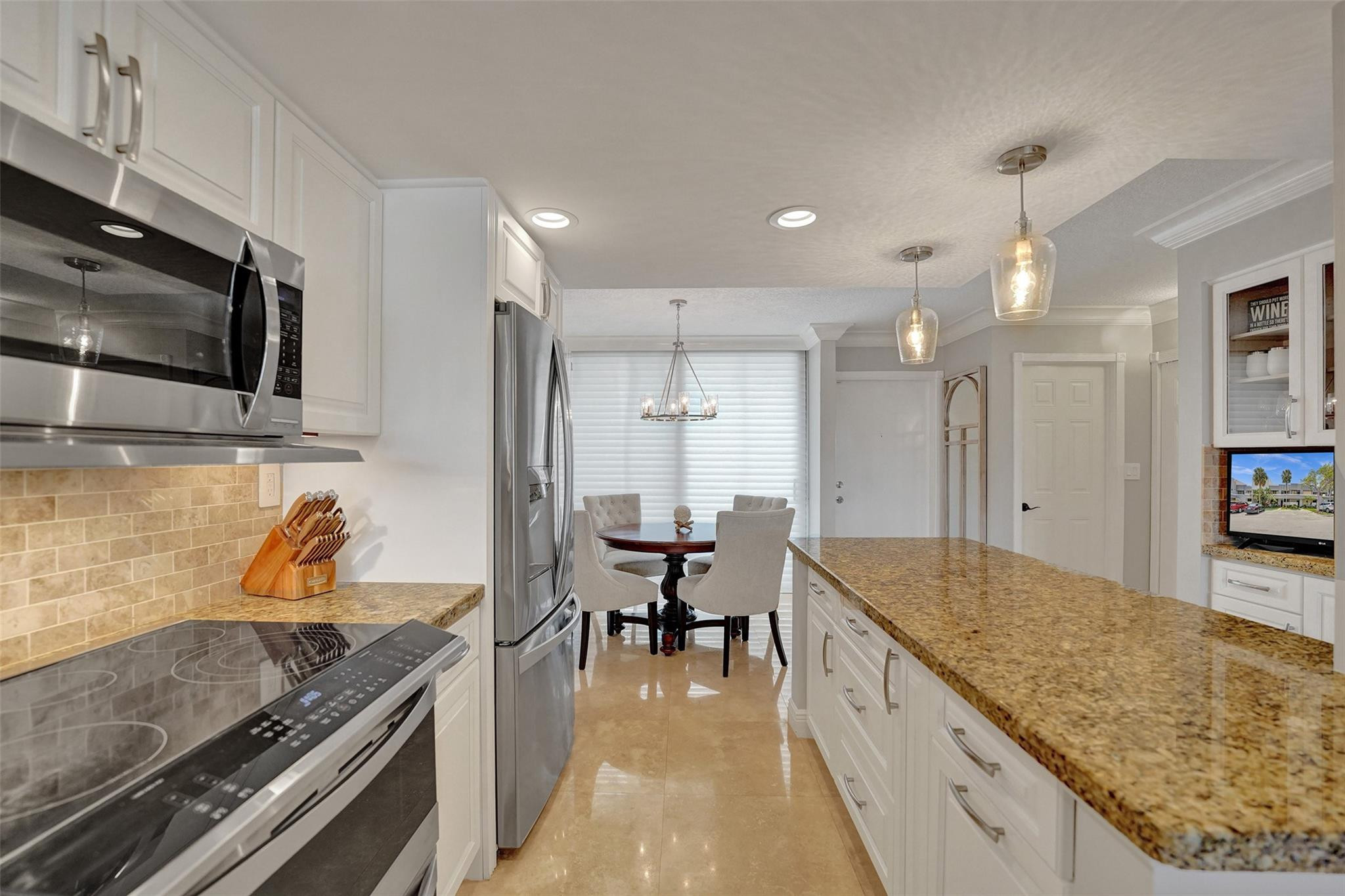 1100 SE 5th Court 77