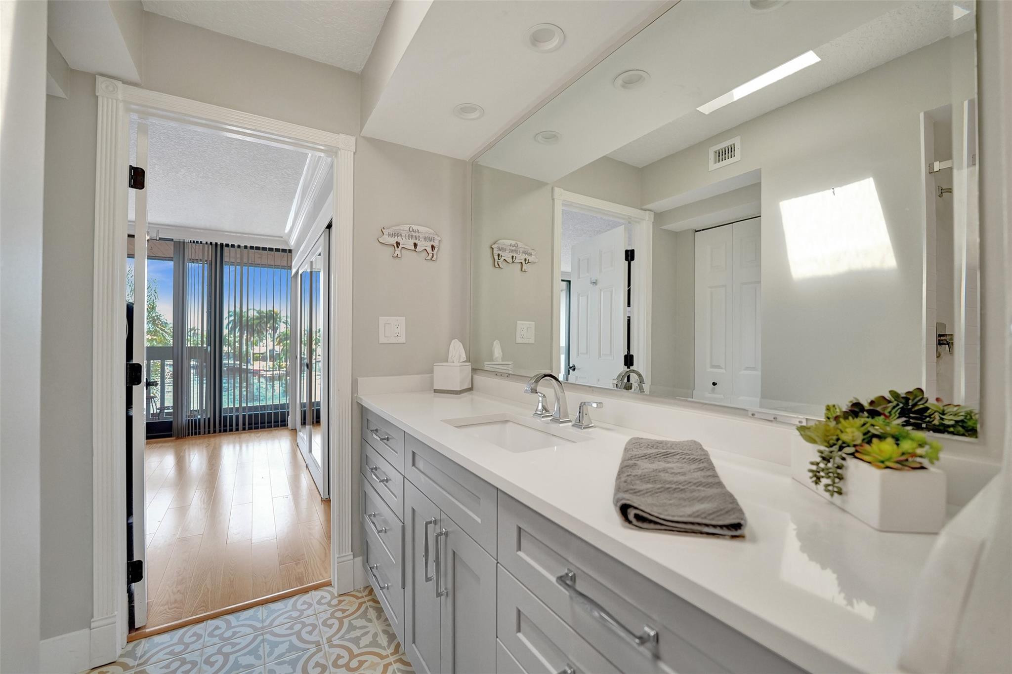 1100 SE 5th Court 77