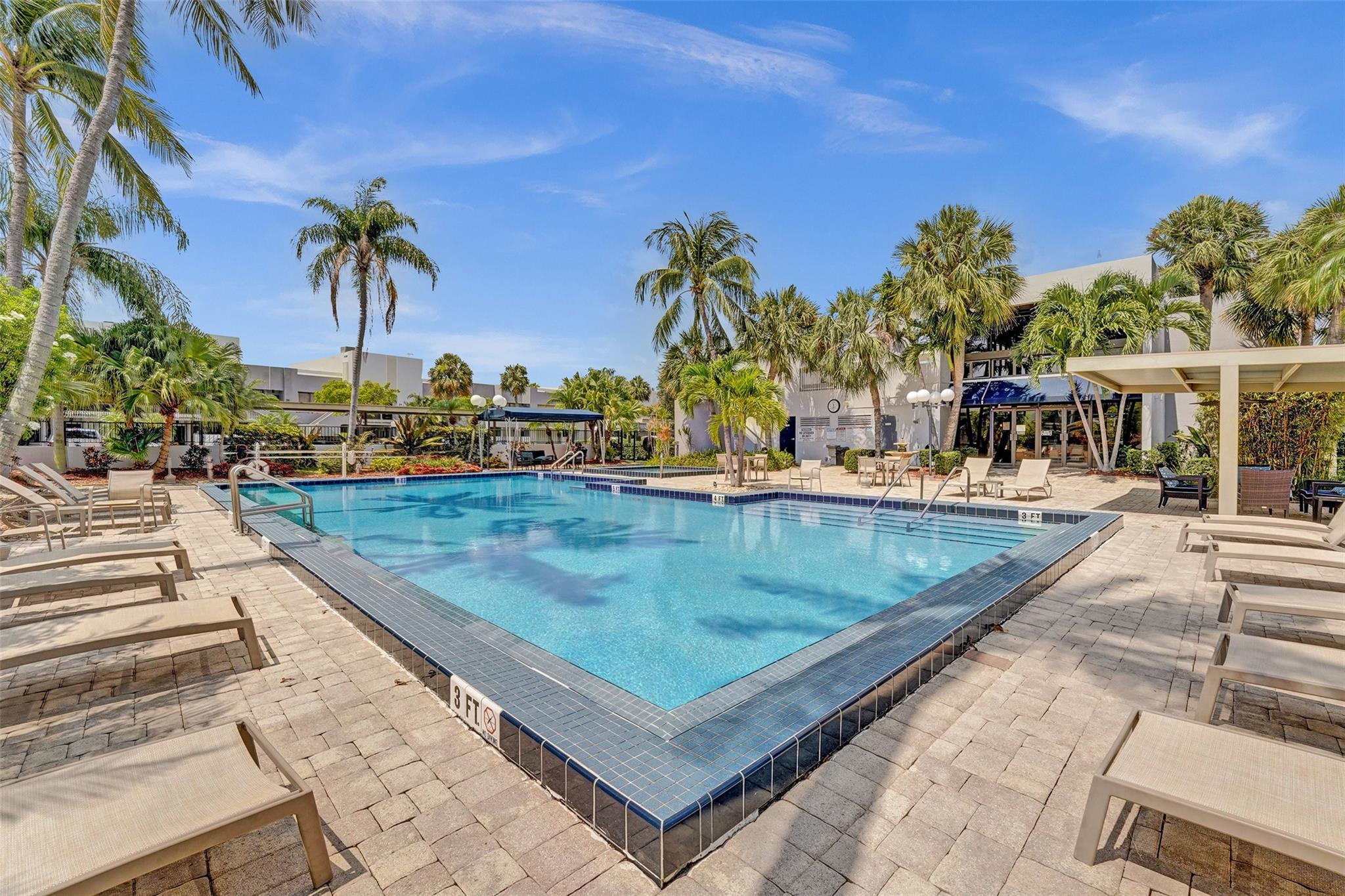 1100 SE 5th Court 77