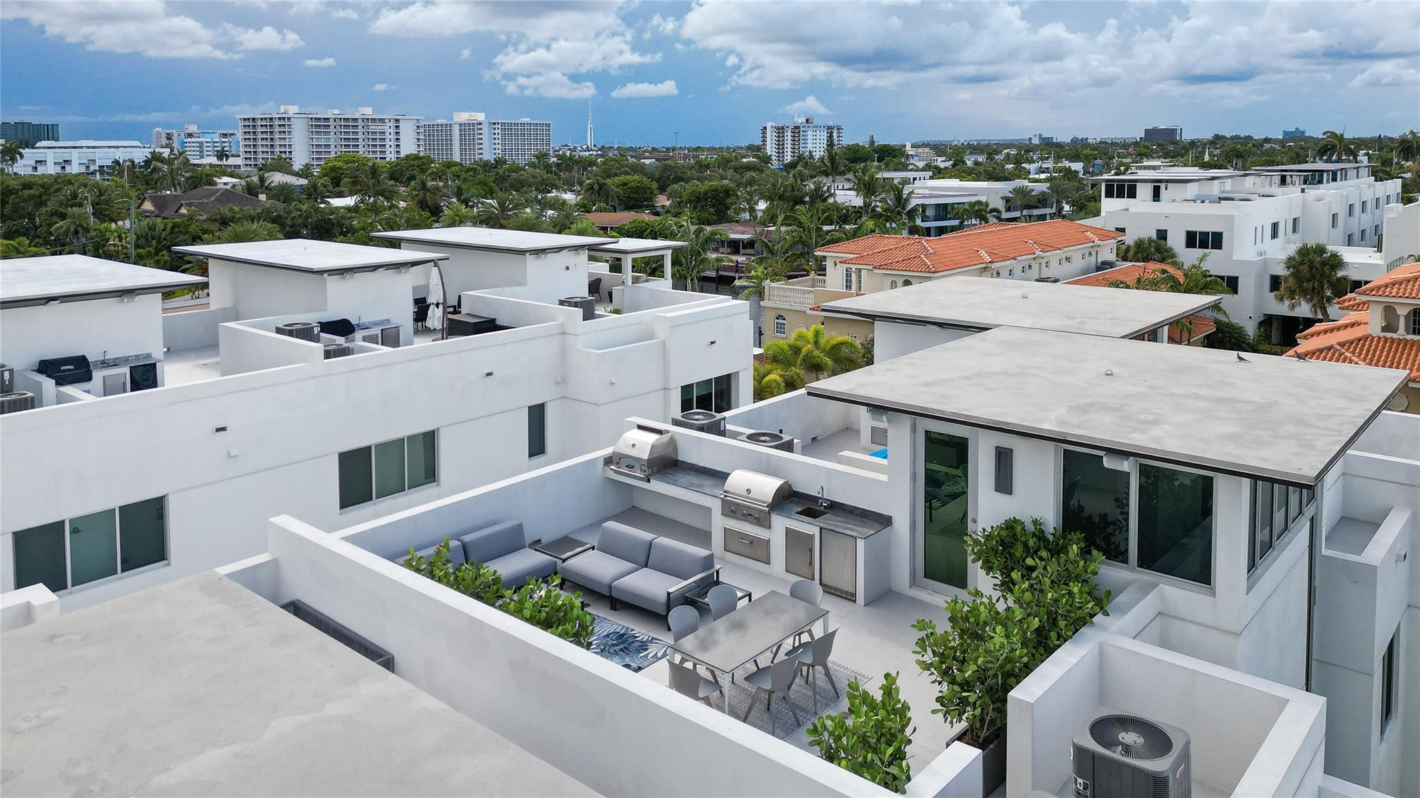 244 Garden Court 244, Lauderdale-By-The-Sea Unit: 244