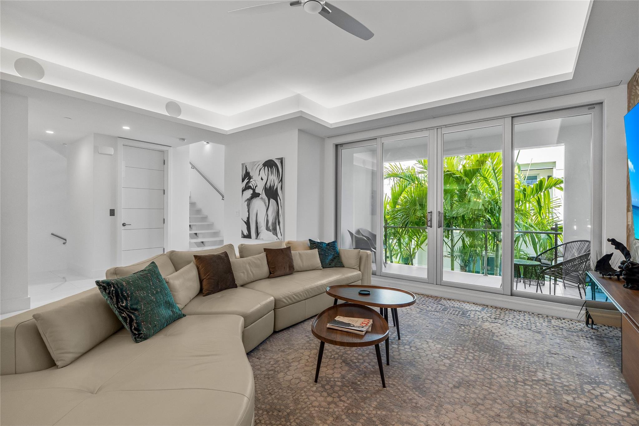 244 Garden Court 244, Lauderdale-By-The-Sea Unit: 244