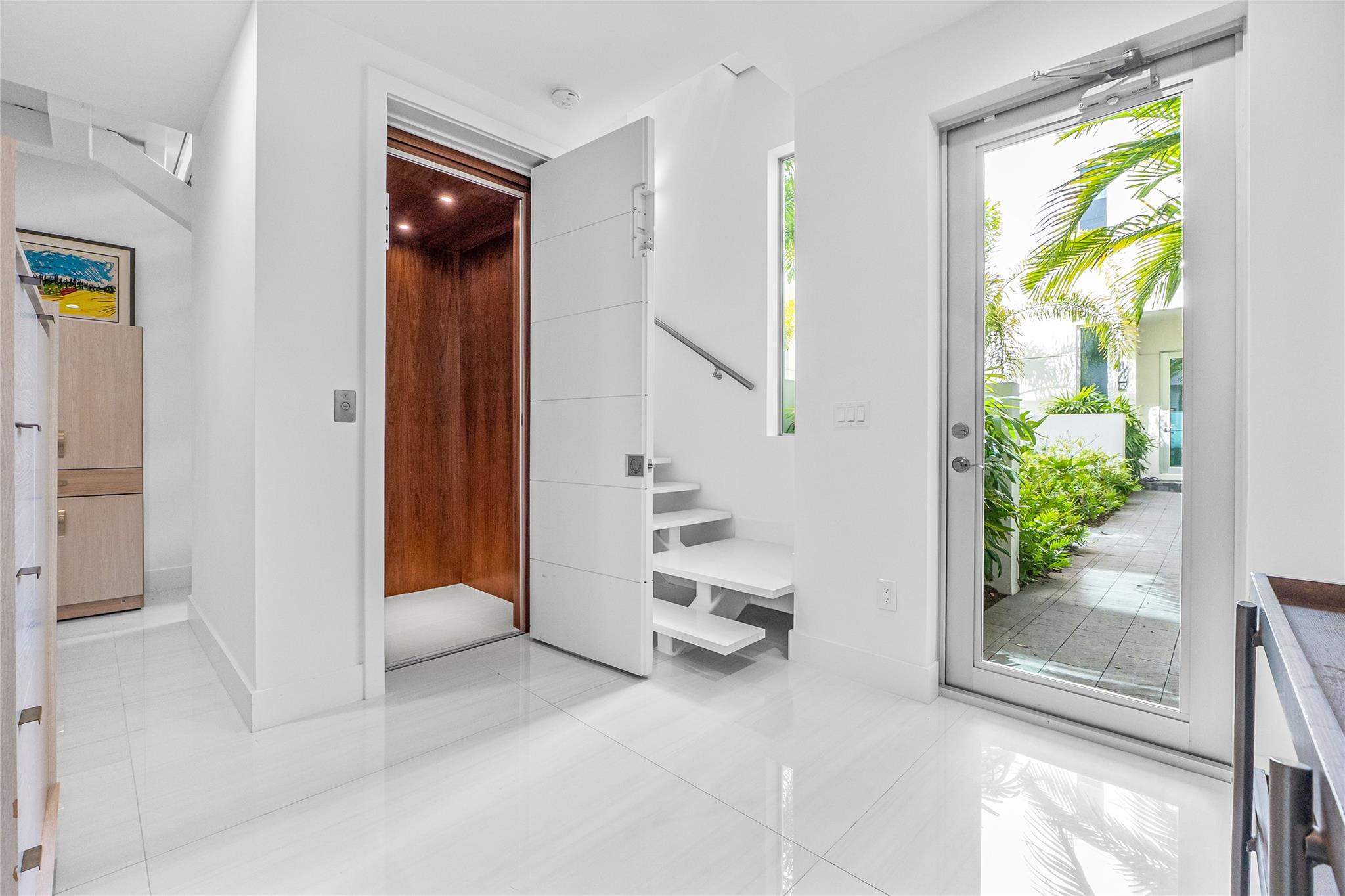 244 Garden Court 244, Lauderdale-By-The-Sea Unit: 244