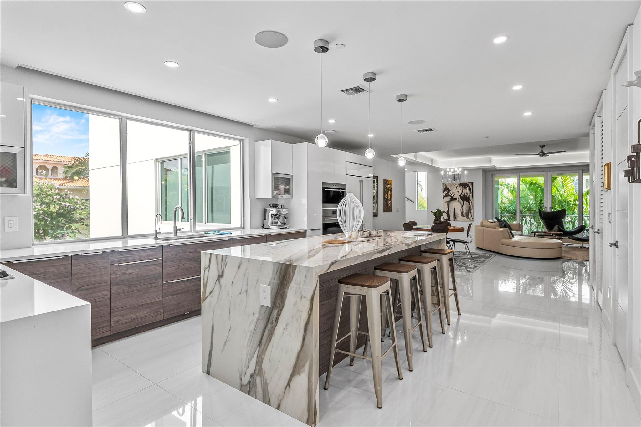244 Garden Court 244, Lauderdale-By-The-Sea Unit: 244