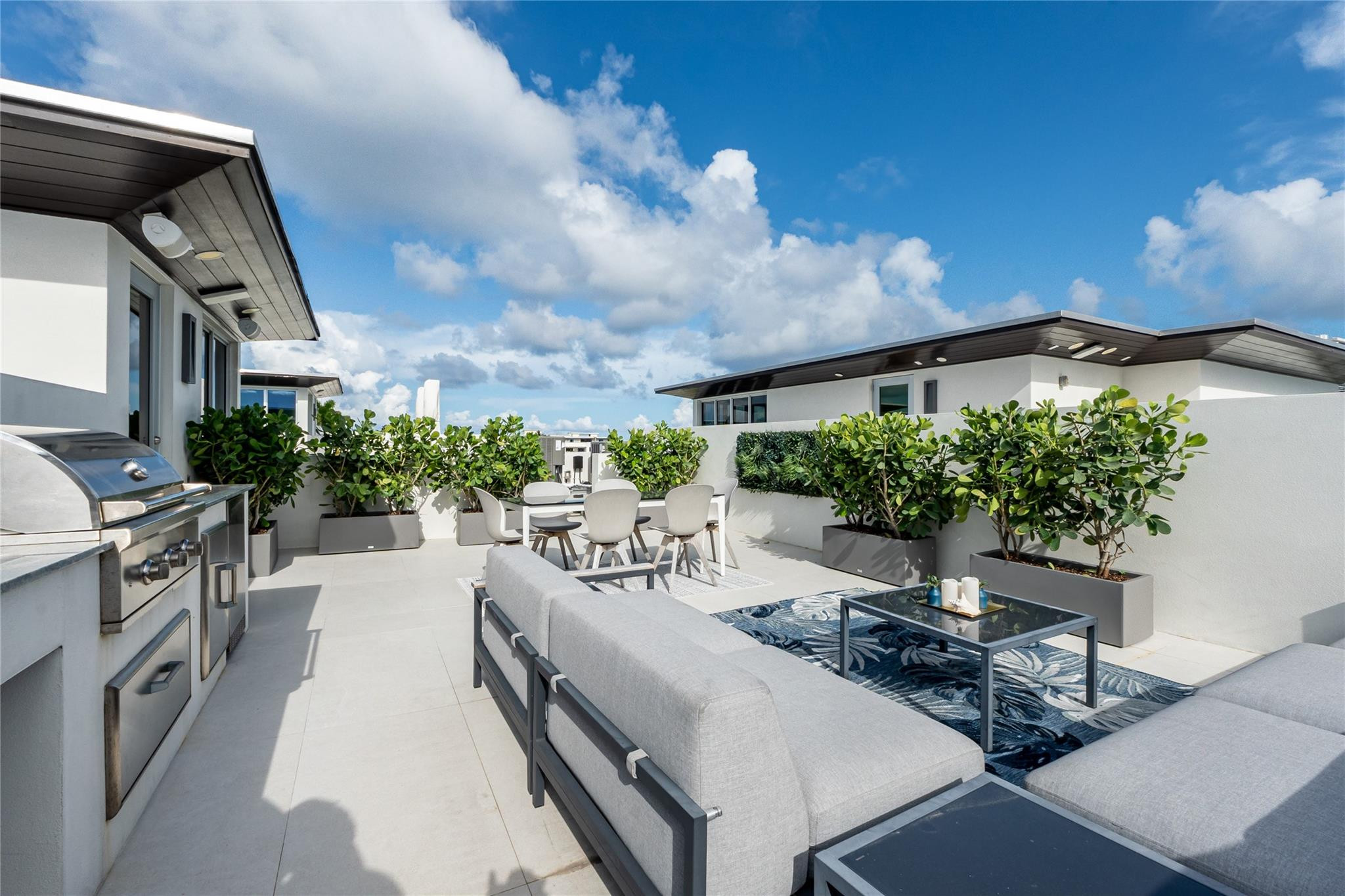 244 Garden Court 244, Lauderdale-By-The-Sea Unit: 244