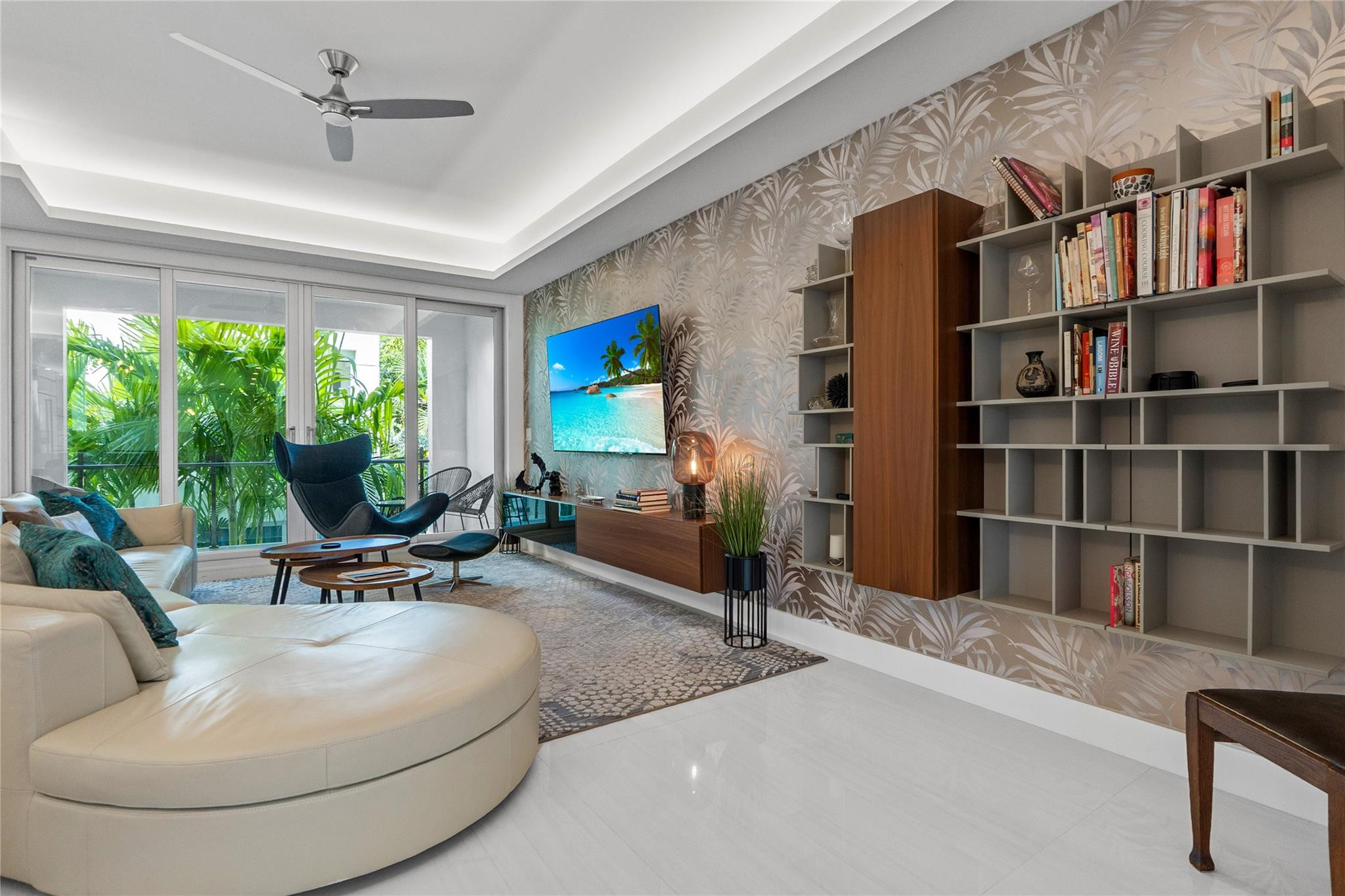 244 Garden Court 244, Lauderdale-By-The-Sea Unit: 244