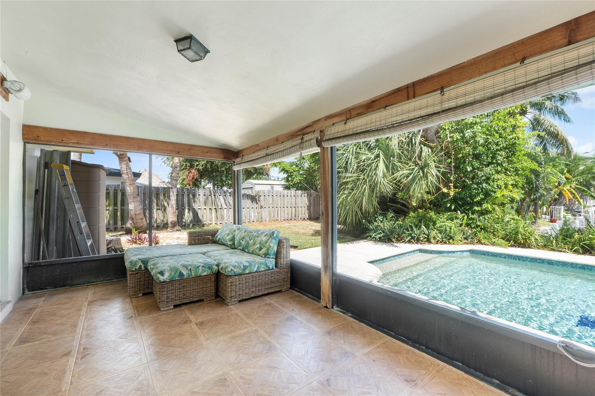 711 SE 5th Court