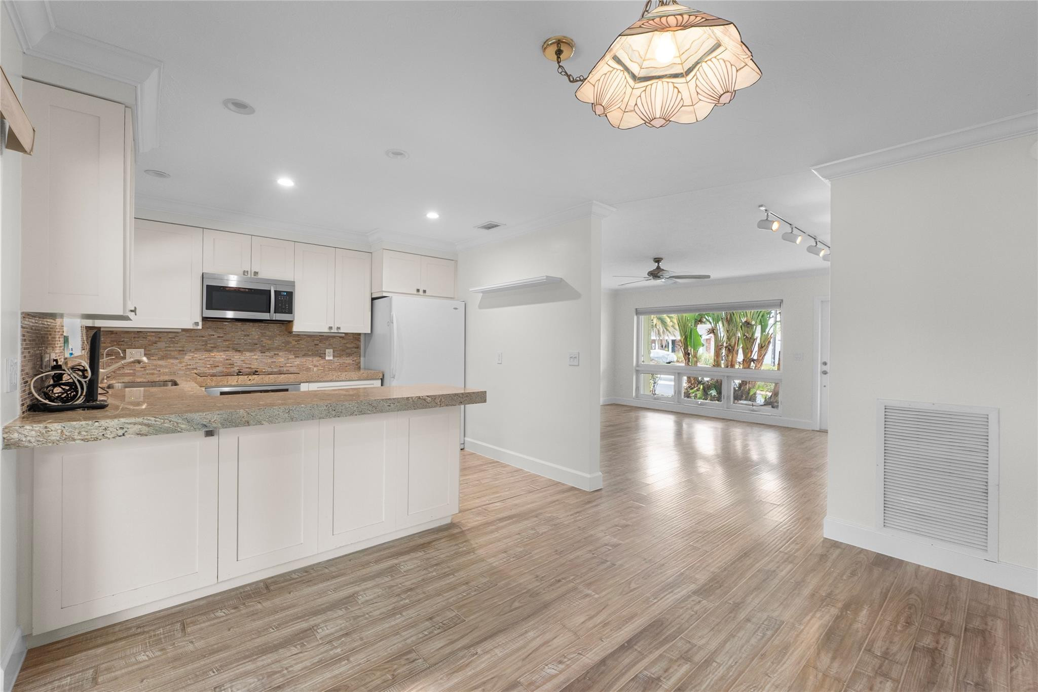 711 SE 5th Court
