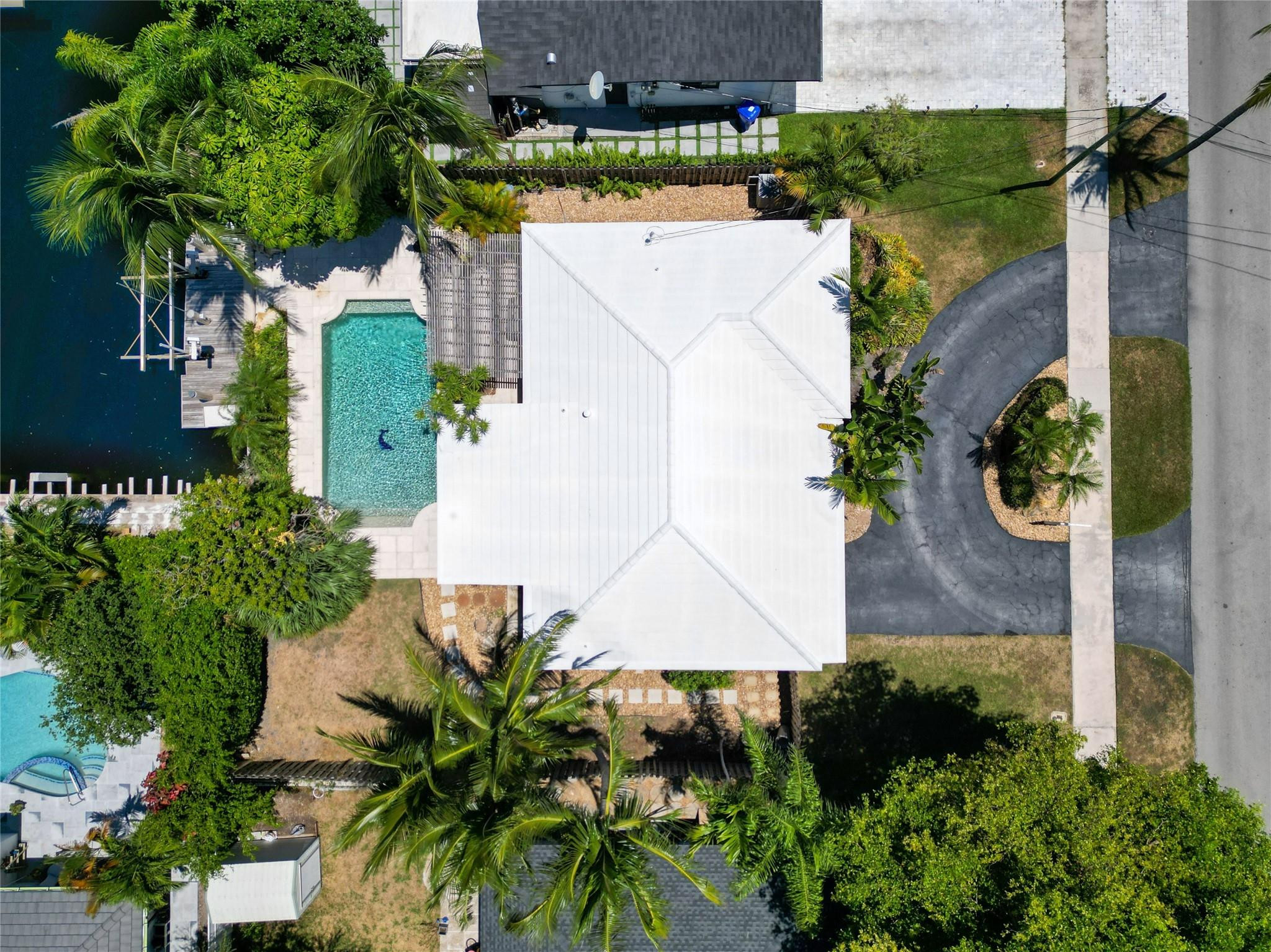 711 SE 5th Court