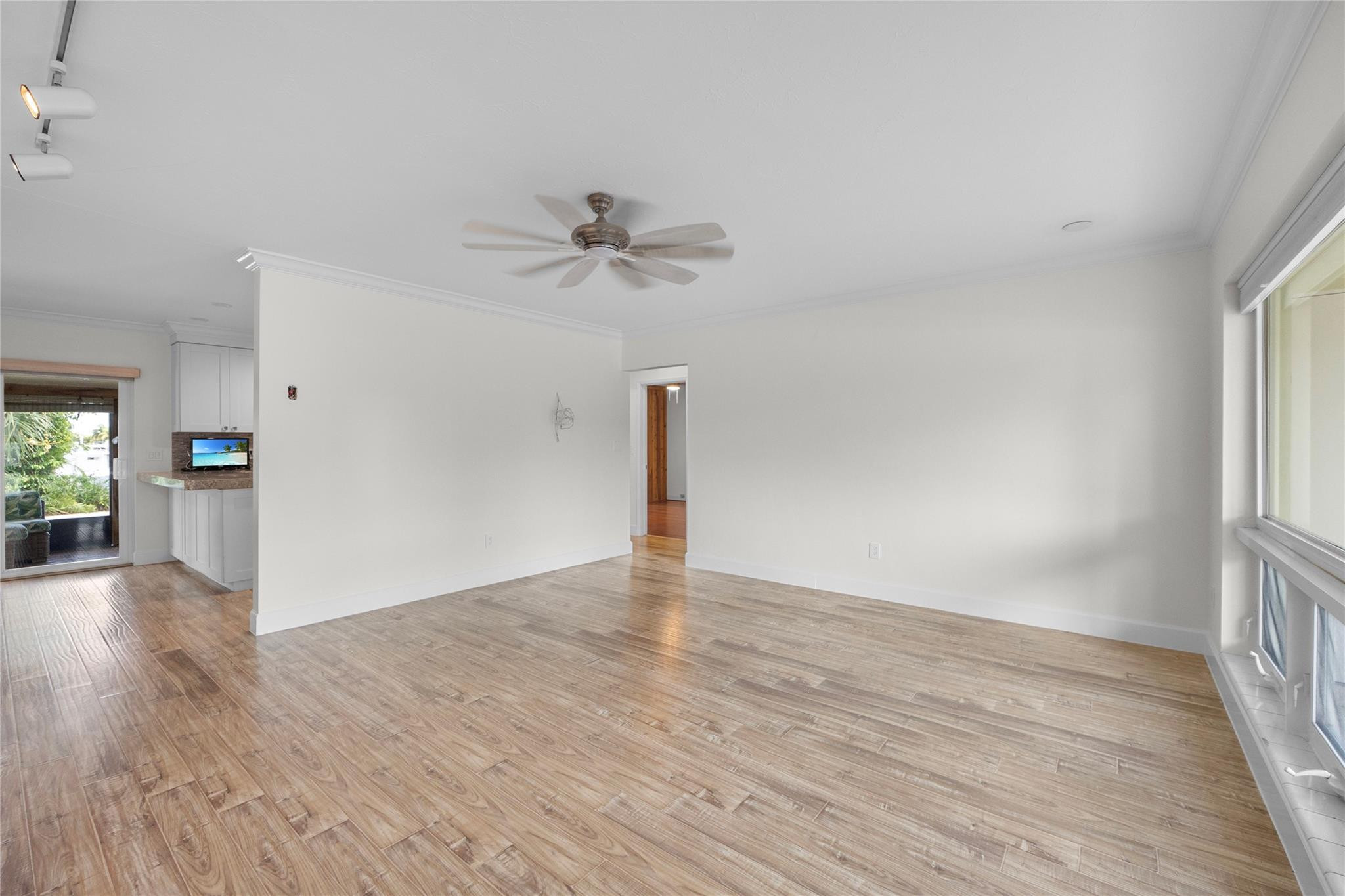 711 SE 5th Court