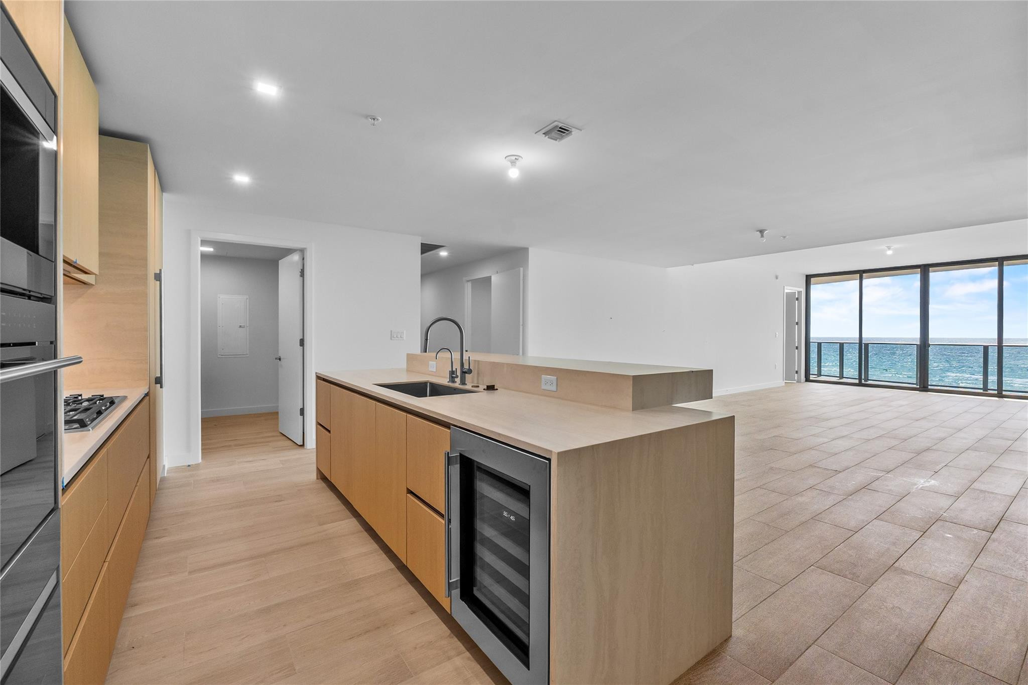 900 N Ocean Boulevard 502