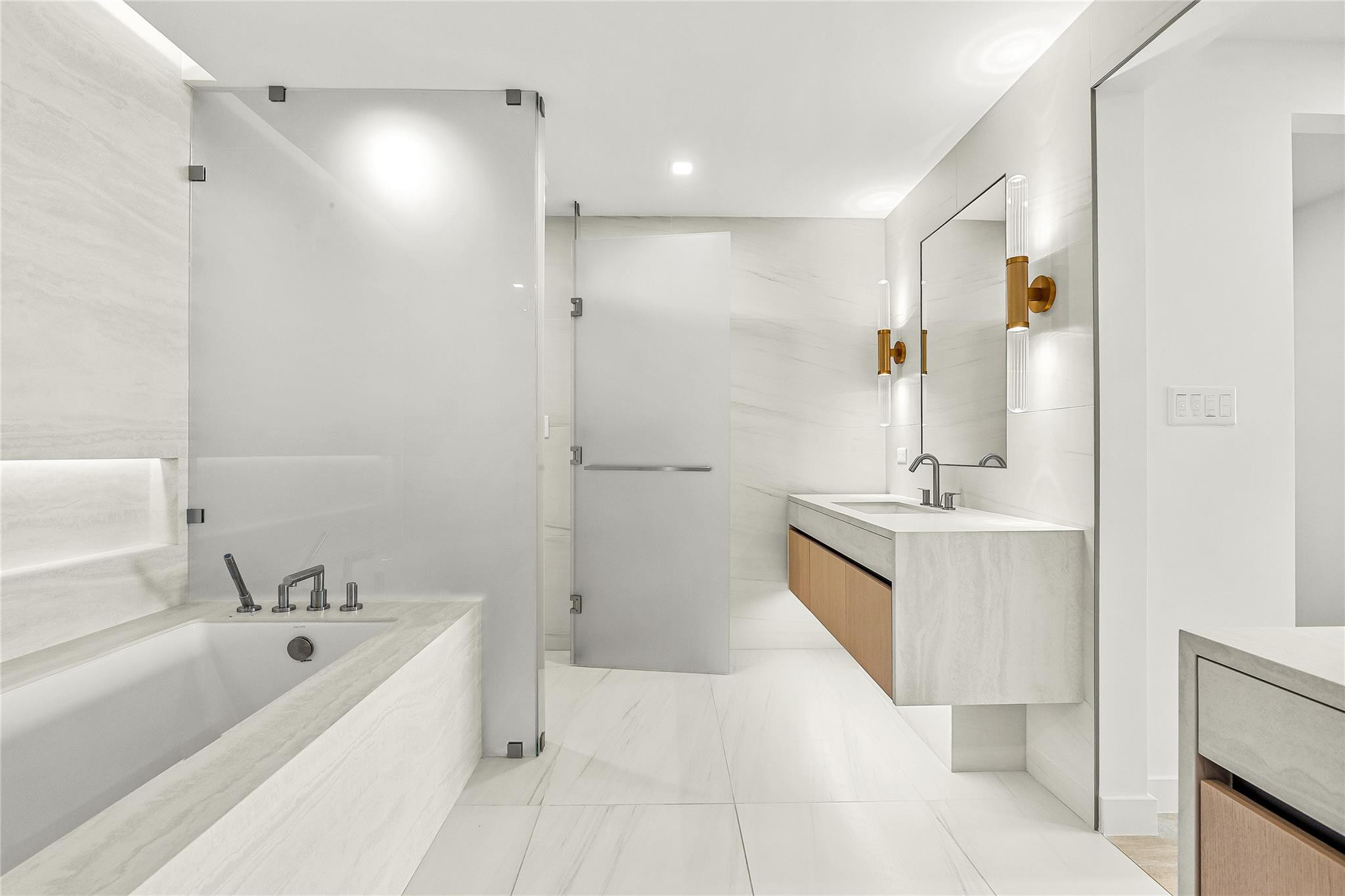 900 N Ocean Boulevard 505