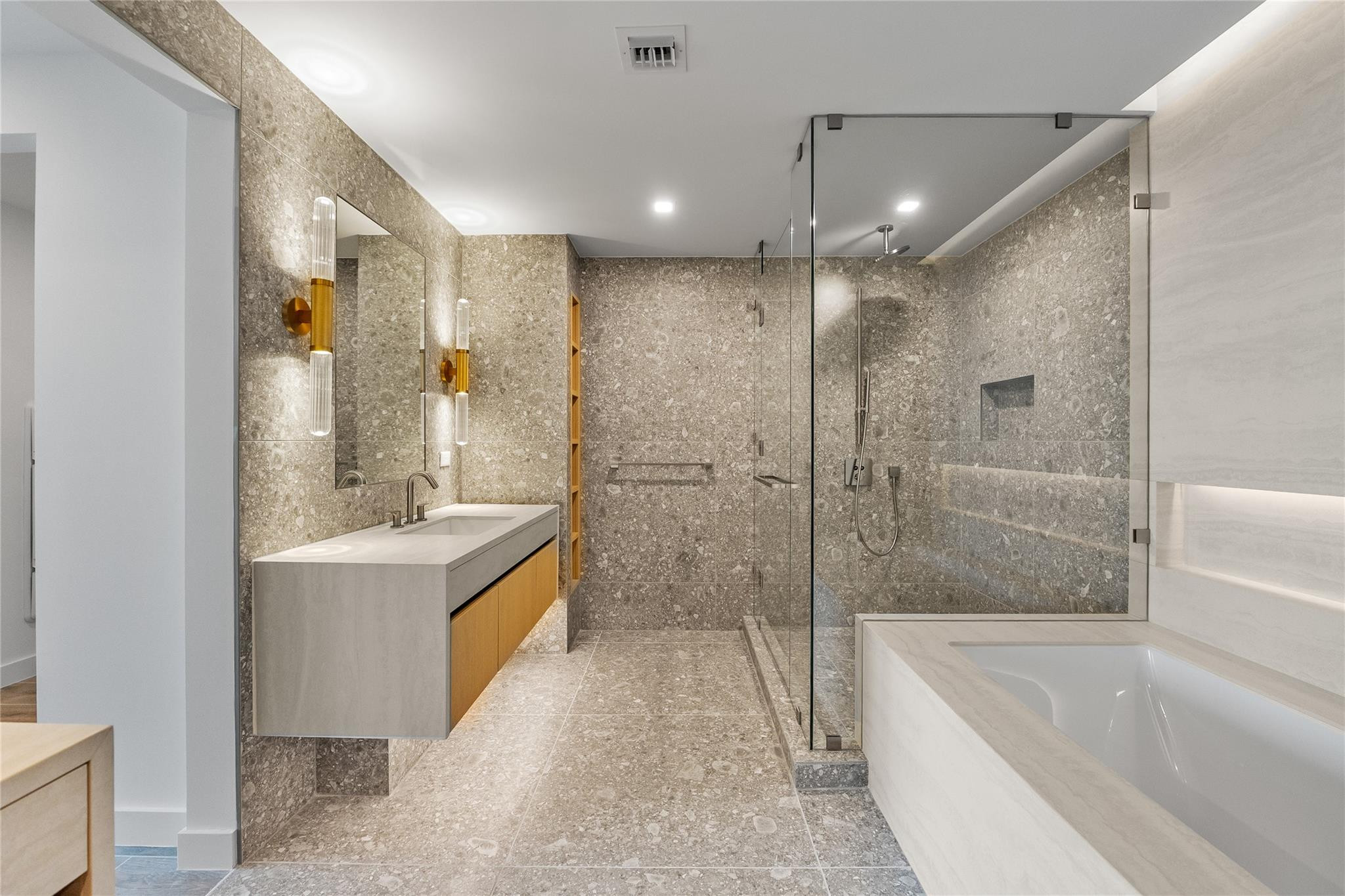 900 N Ocean Boulevard 805