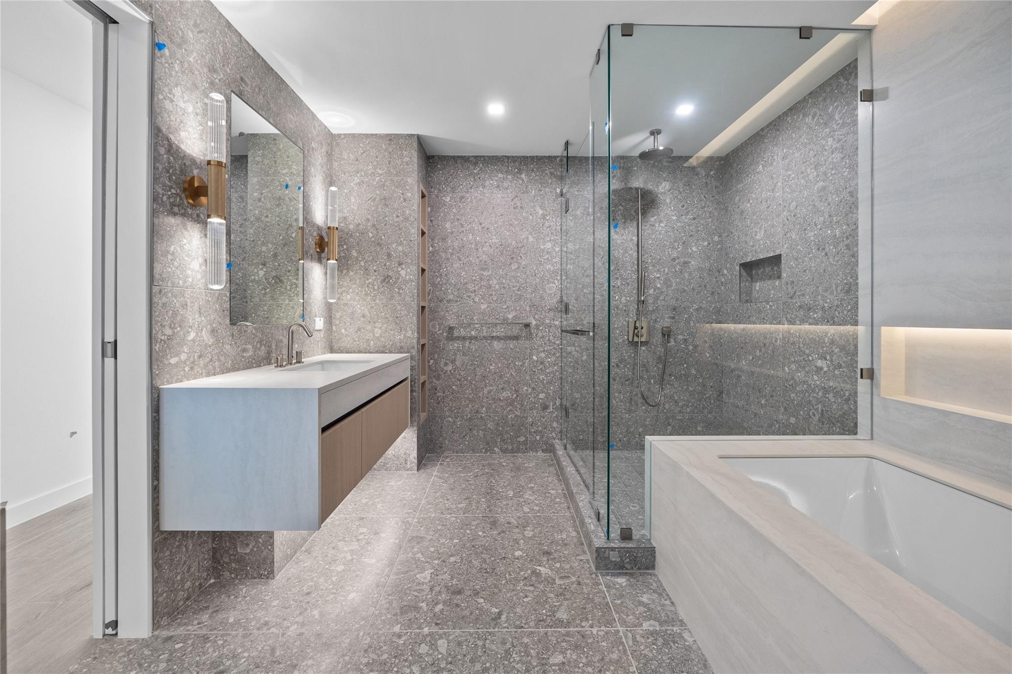 900 N Ocean Boulevard 702