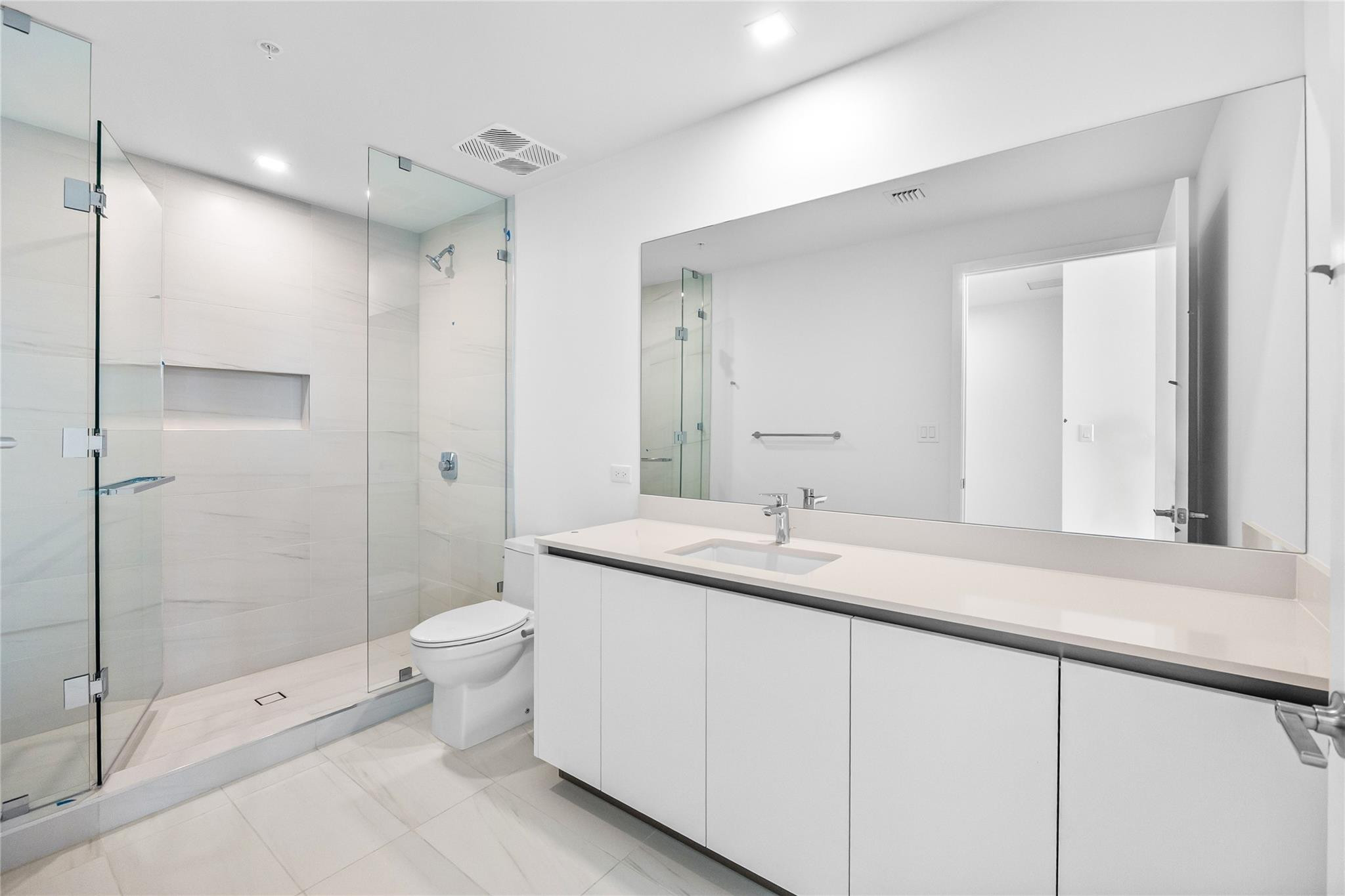 900 N Ocean Boulevard 702