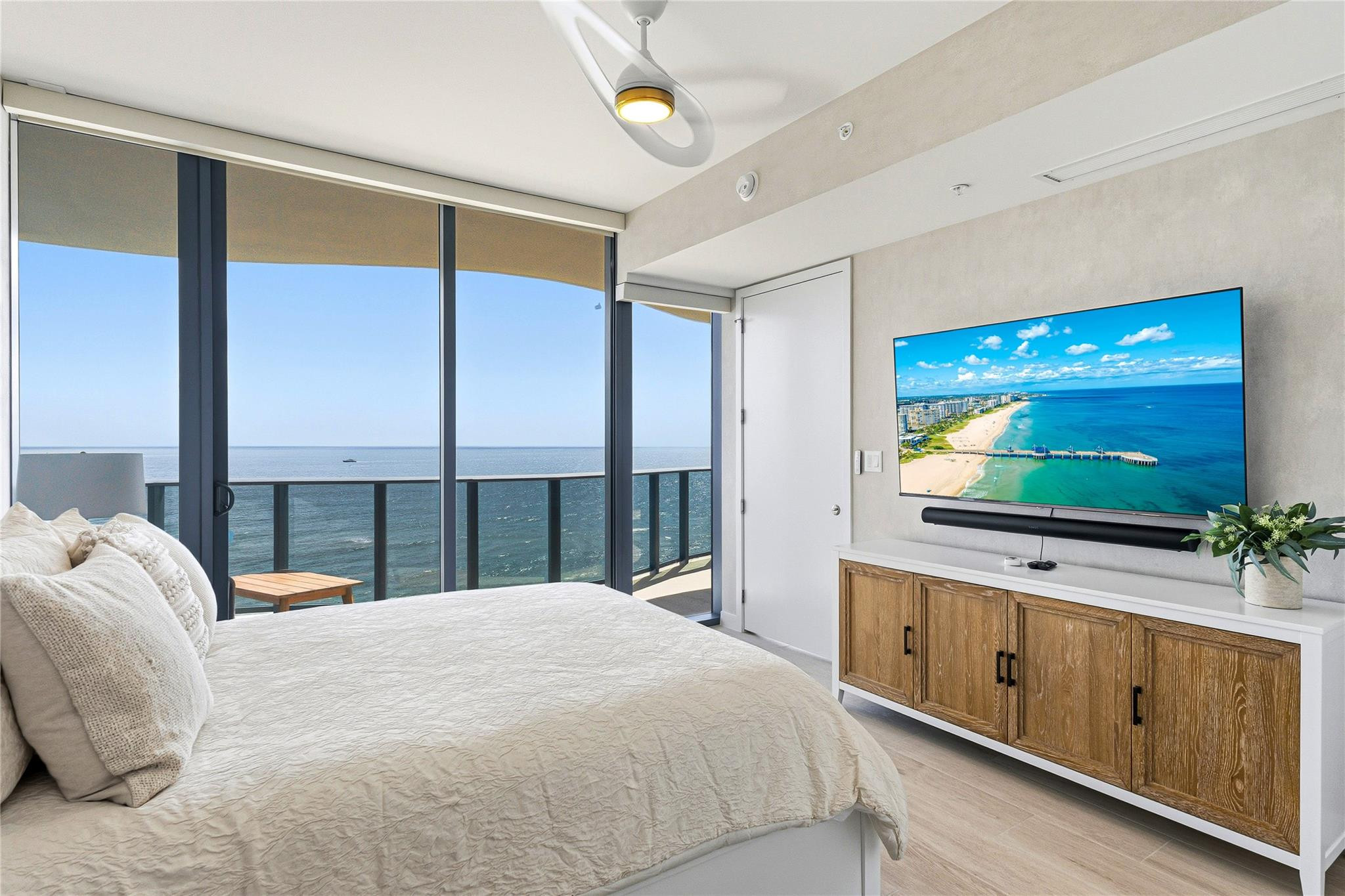 900 N Ocean Boulevard 905