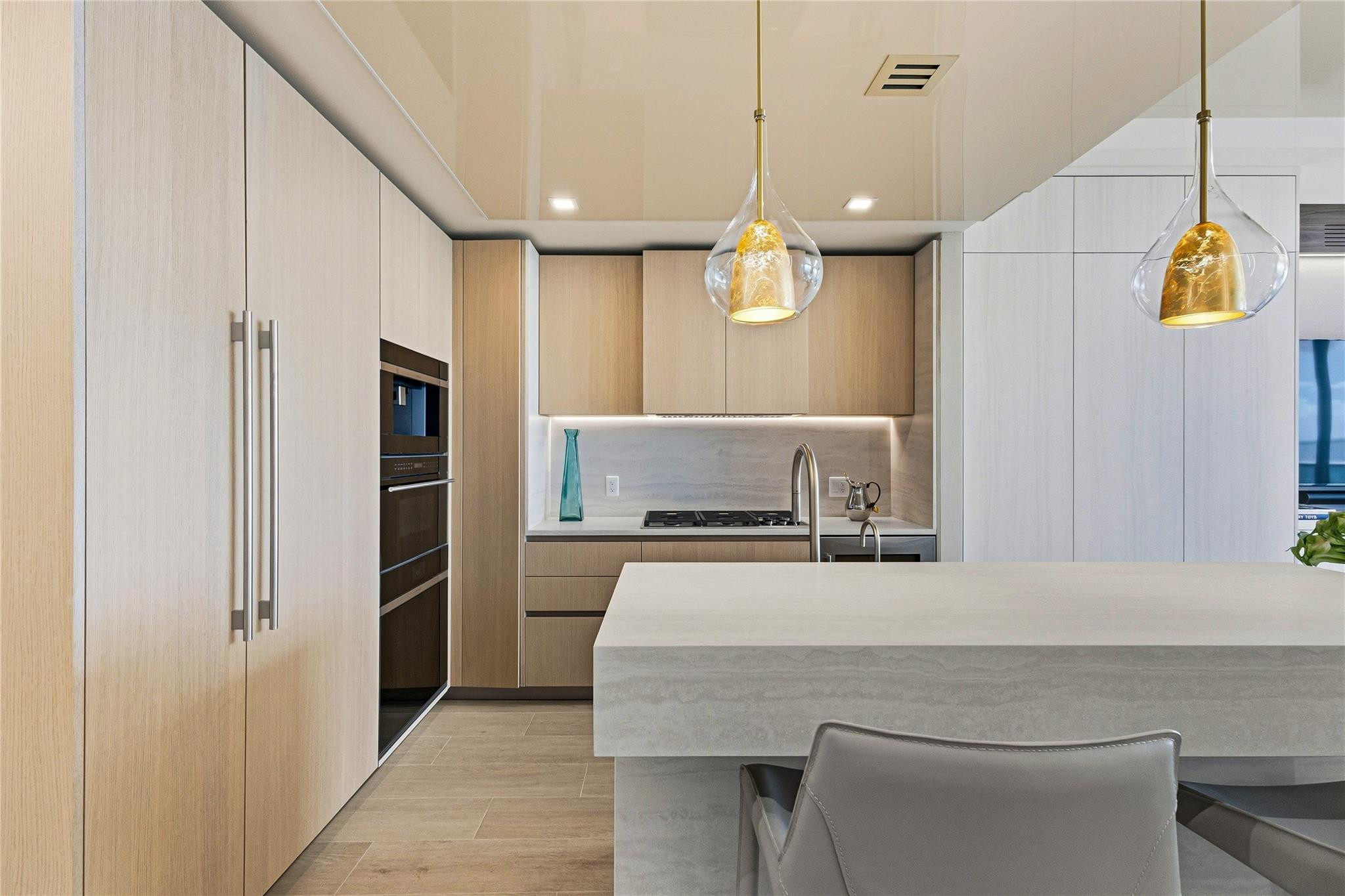 900 N Ocean Boulevard 905