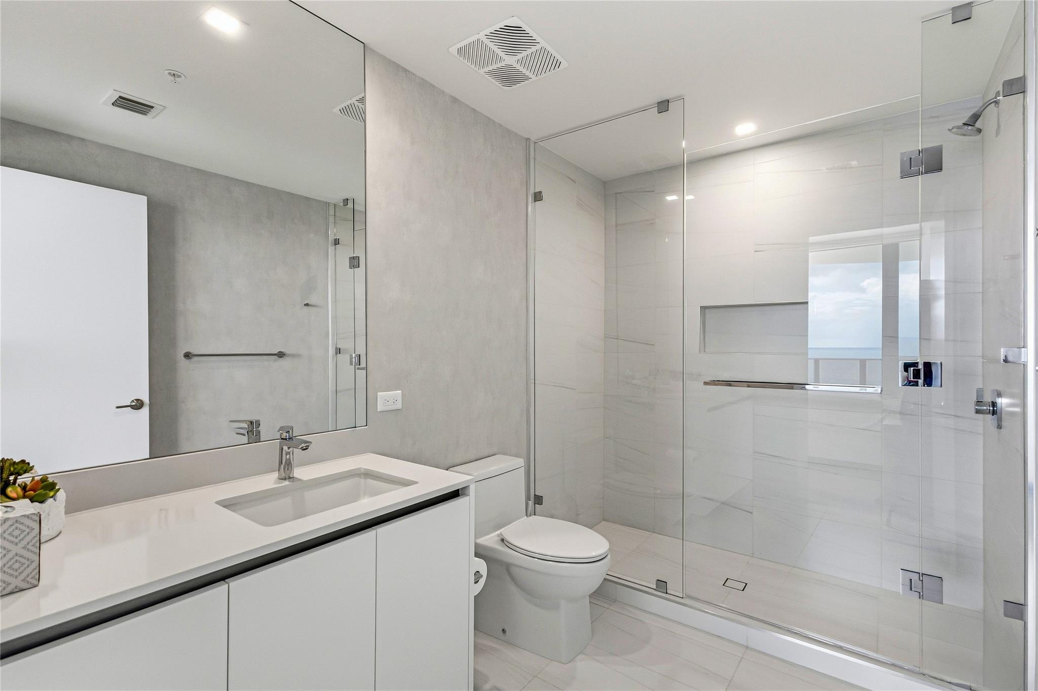 900 N Ocean Boulevard 905