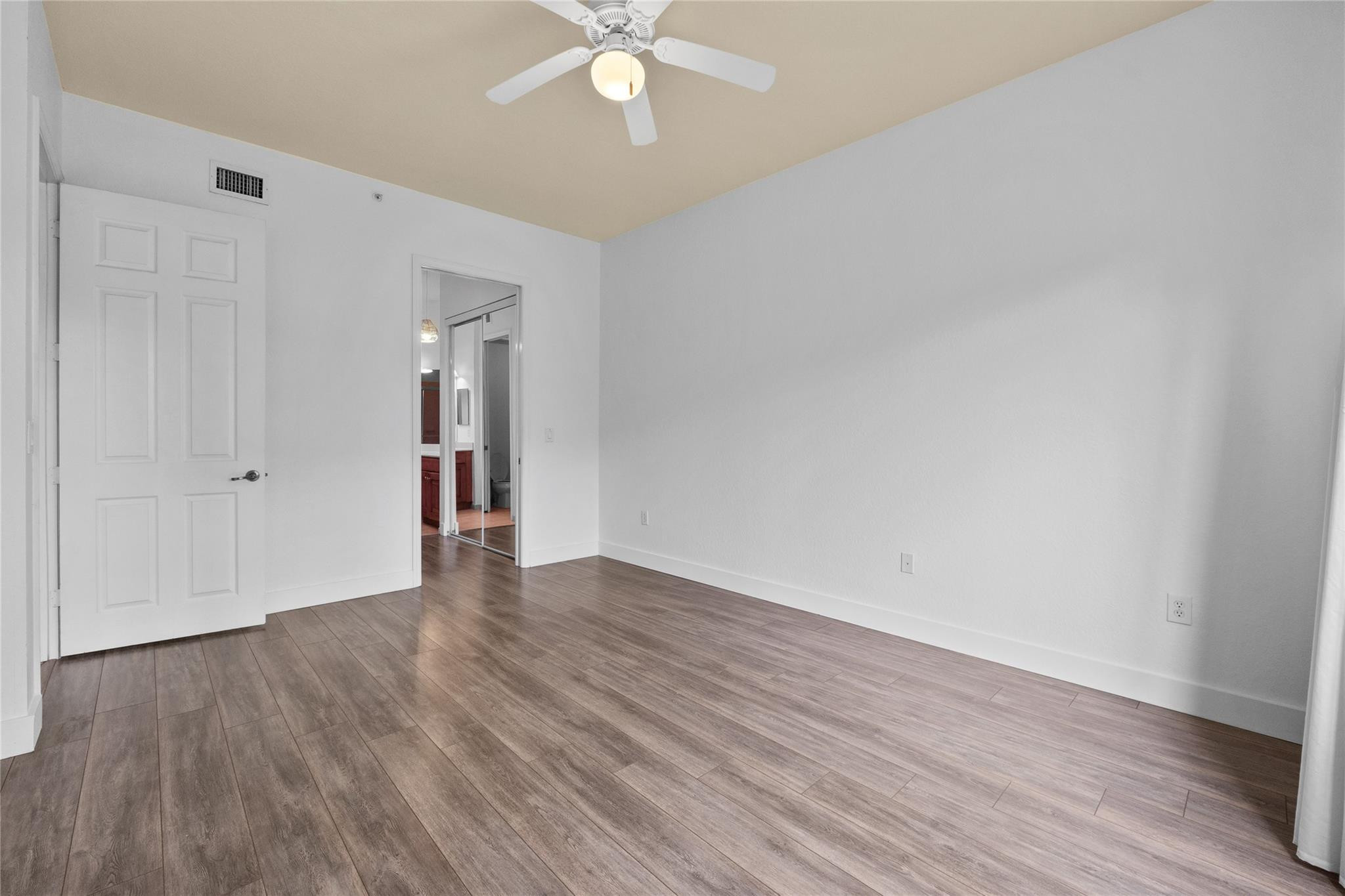 3500 Oaks Clubhouse Drive 109
