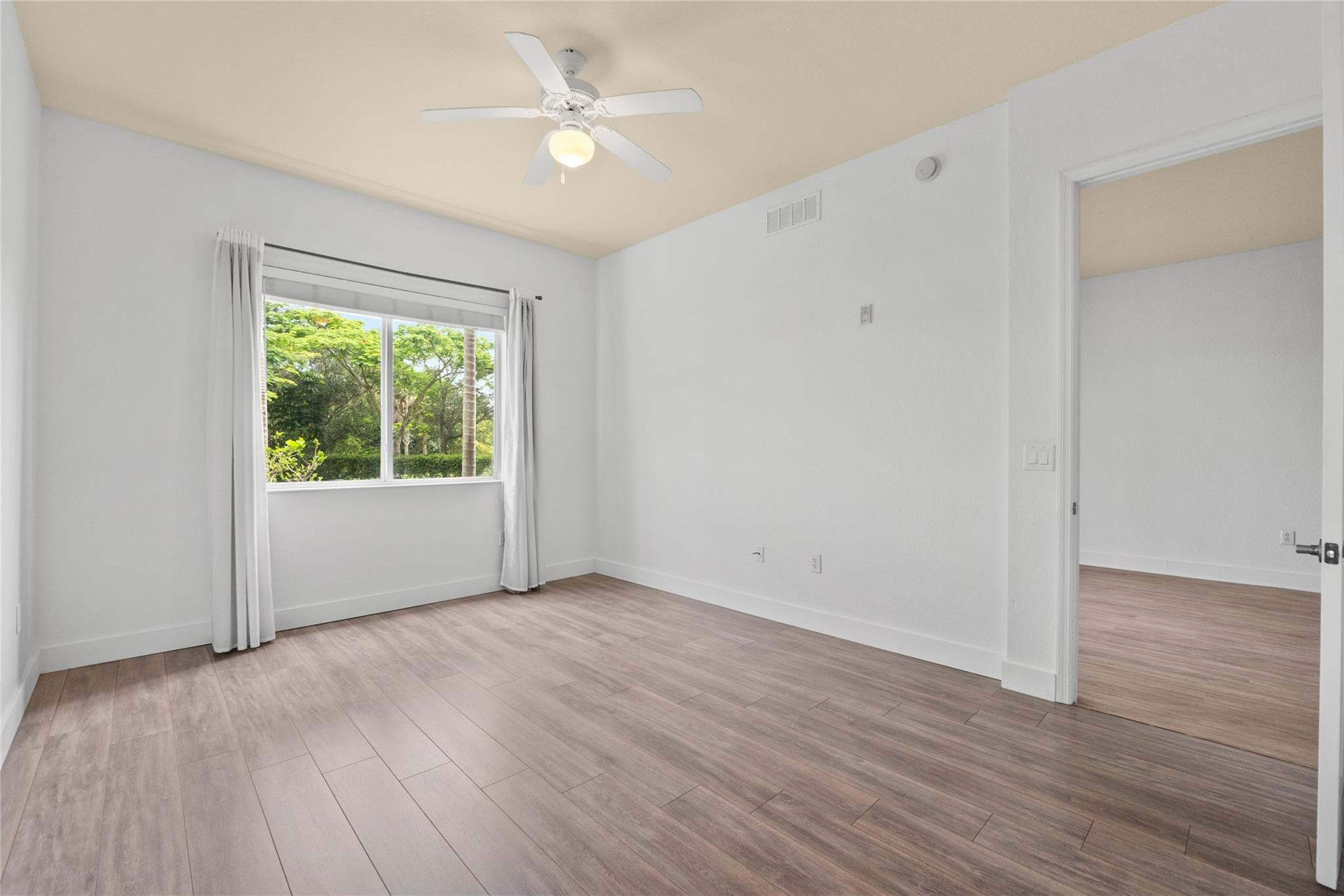 3500 Oaks Clubhouse Drive 109
